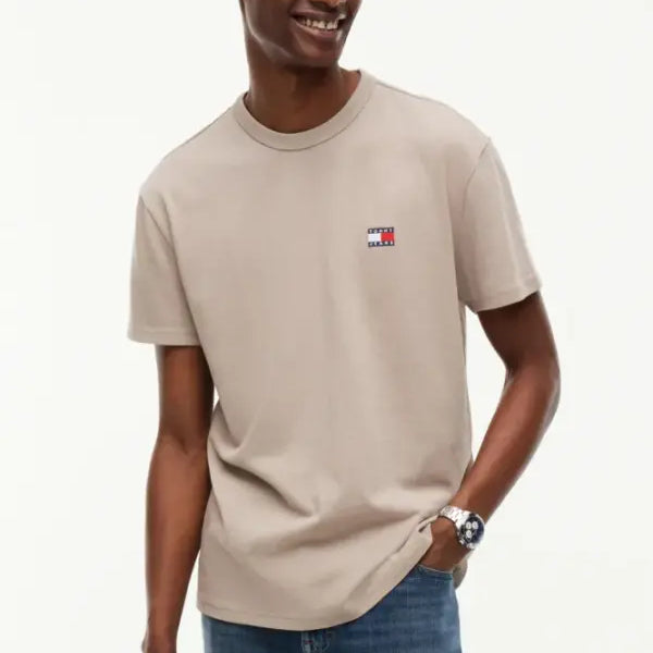 Tommy Jeans DM0DM20322 Regular Badge T-Shirt - Limestone Dust