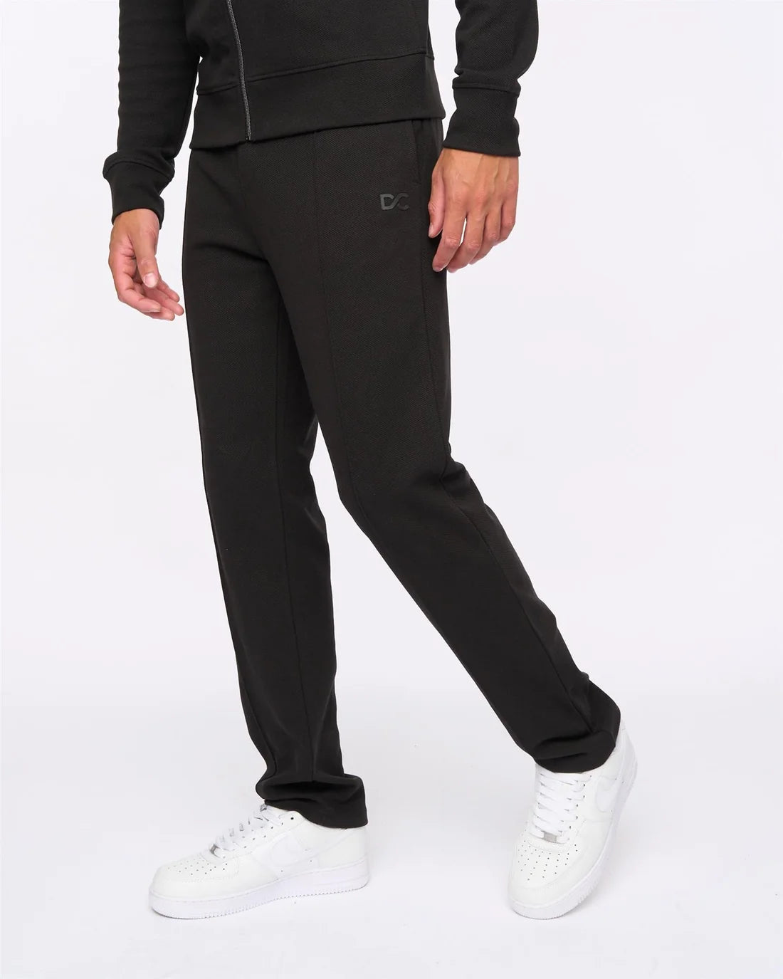 Duck & Cover Tames Jogger - Black