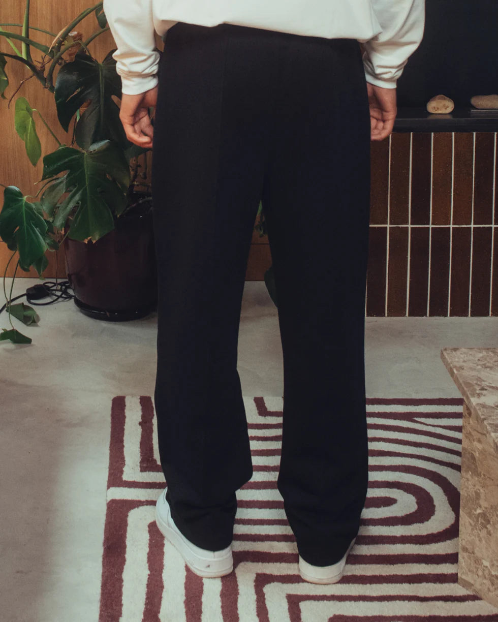 Syenti Straight Leg Sweatpants Black