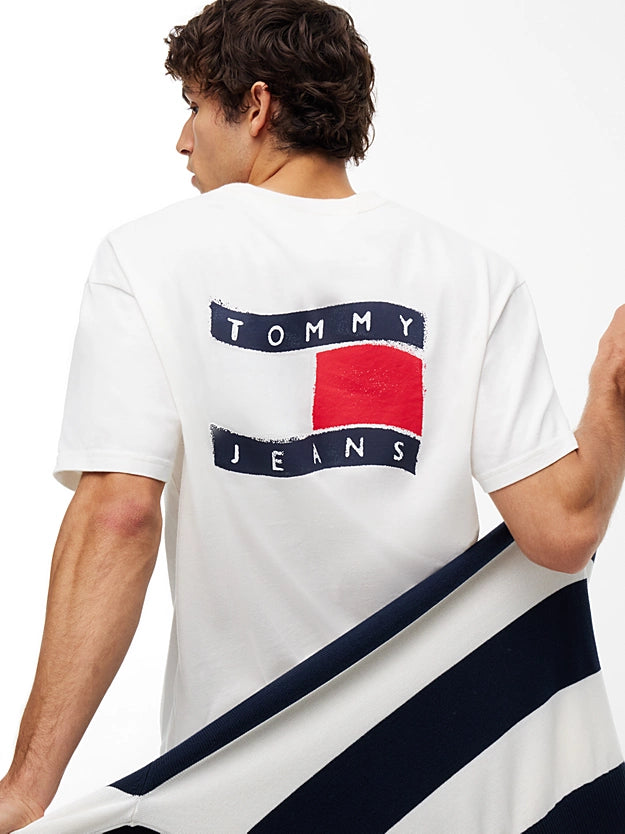Tommy Jeans DM0DM23559YBH TJM Relaxed Wavy Flag T-Shirt - Off White