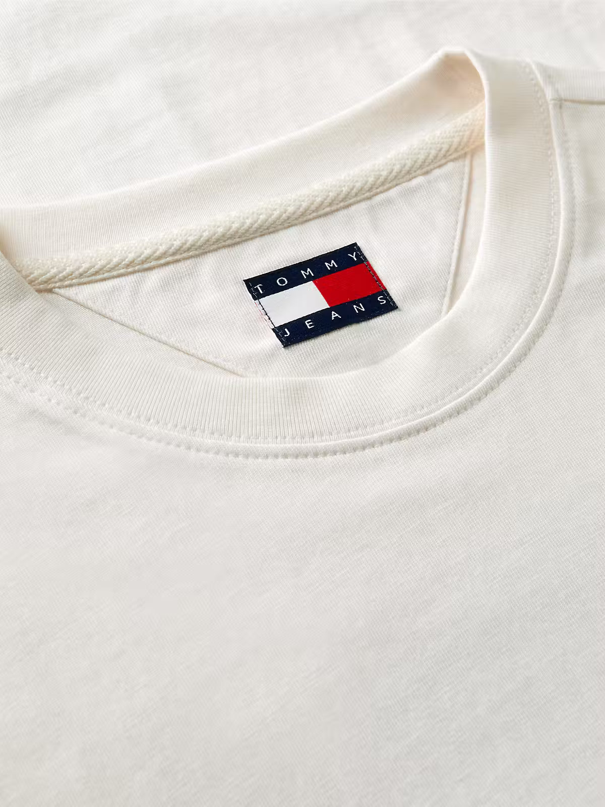Tommy Jeans TJM Regular NYC Novelty T-Shirt - Off White