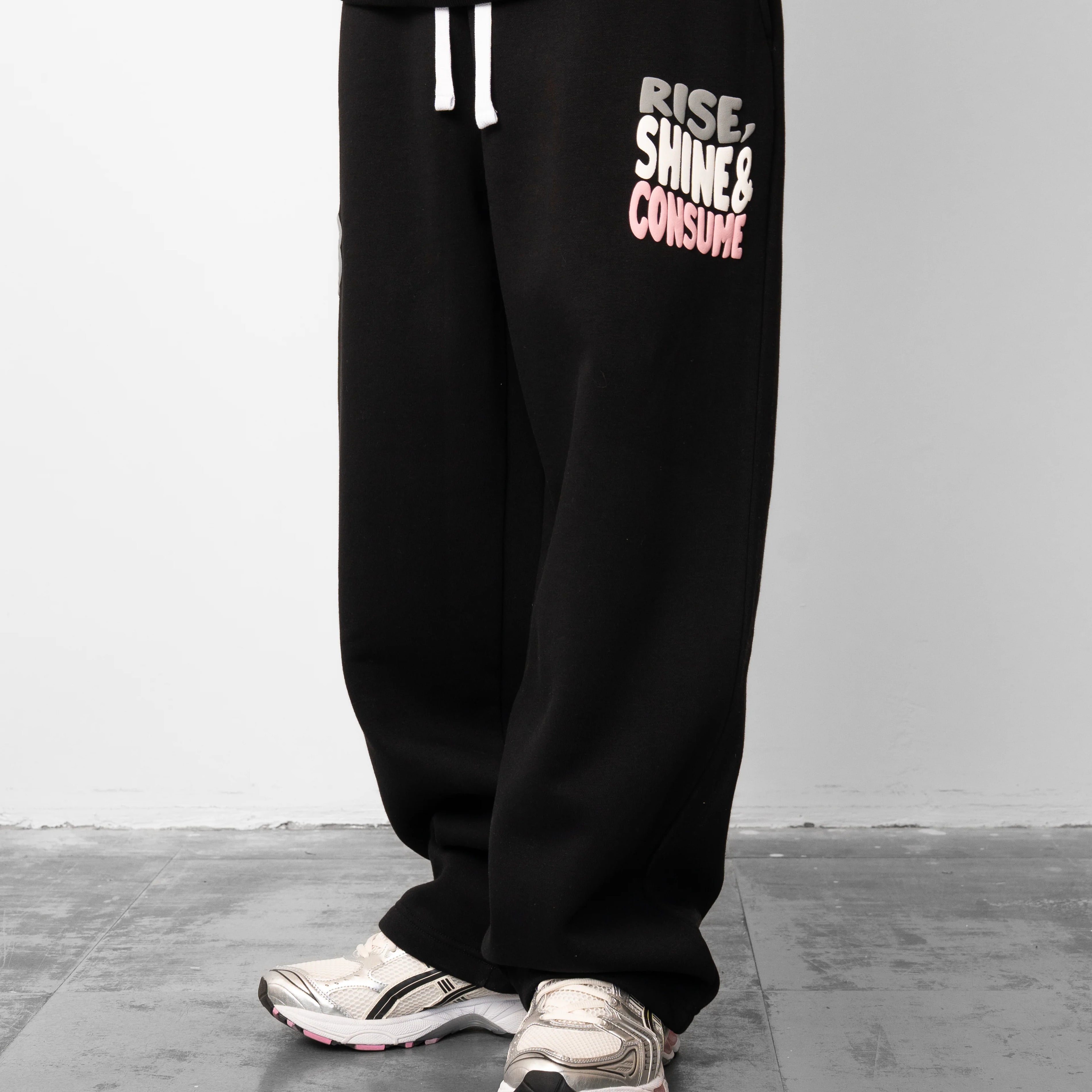 Fresh Flavours Rise Joggers - Black