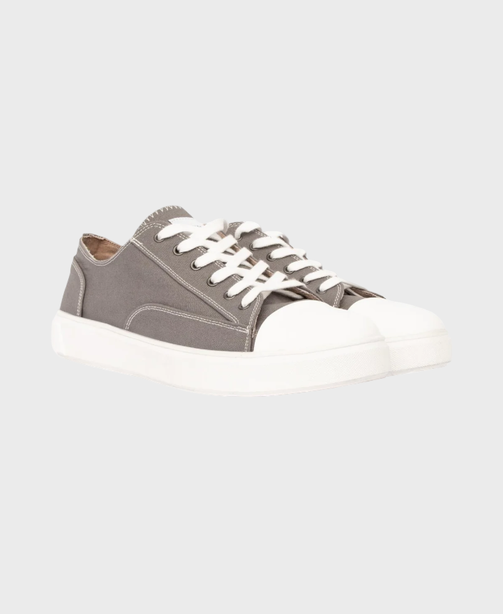 Duck & Cover Nesta Trainers