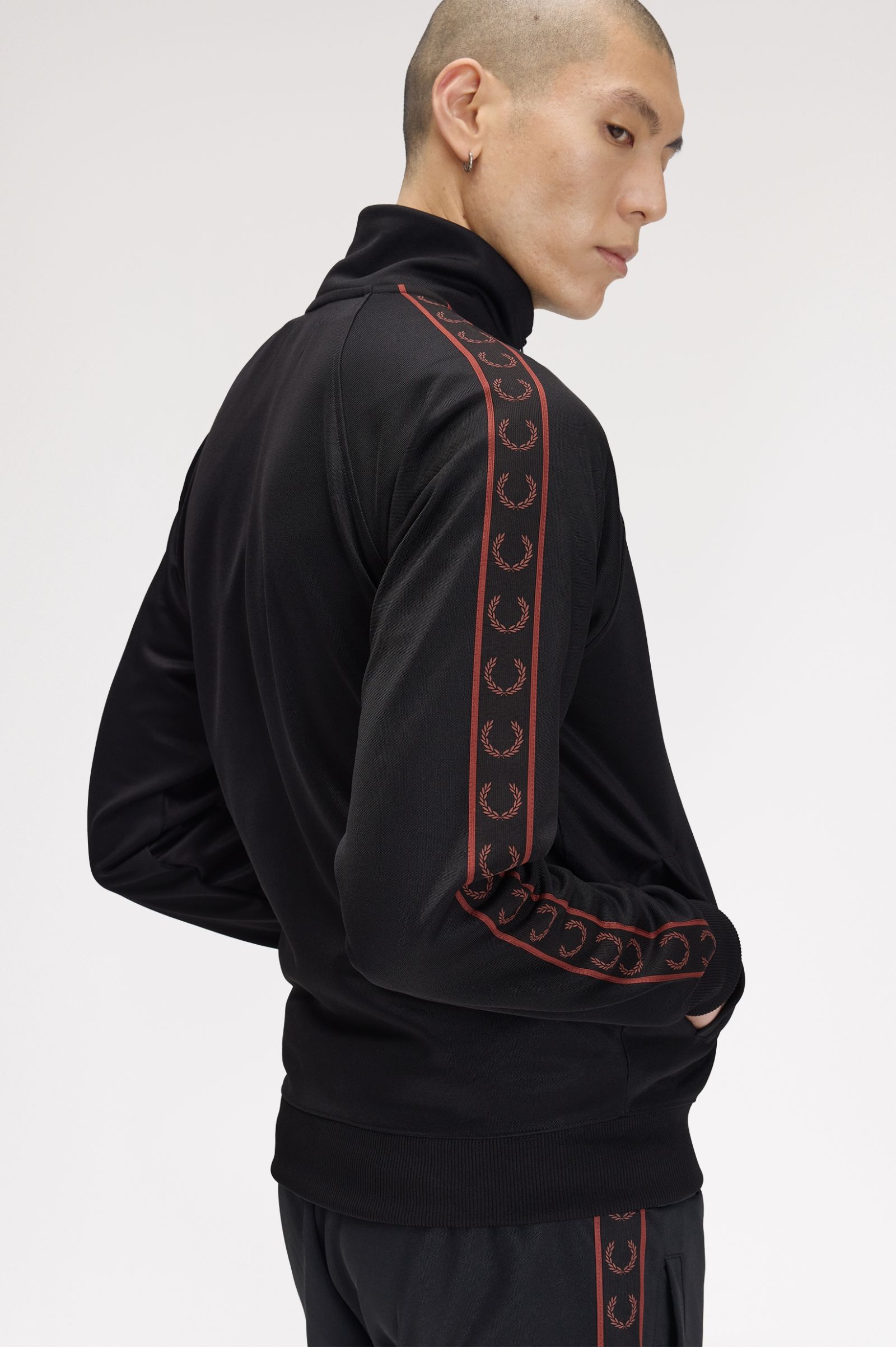 Fred Perry J5557 Contrast Tape Jacket 220 - Black