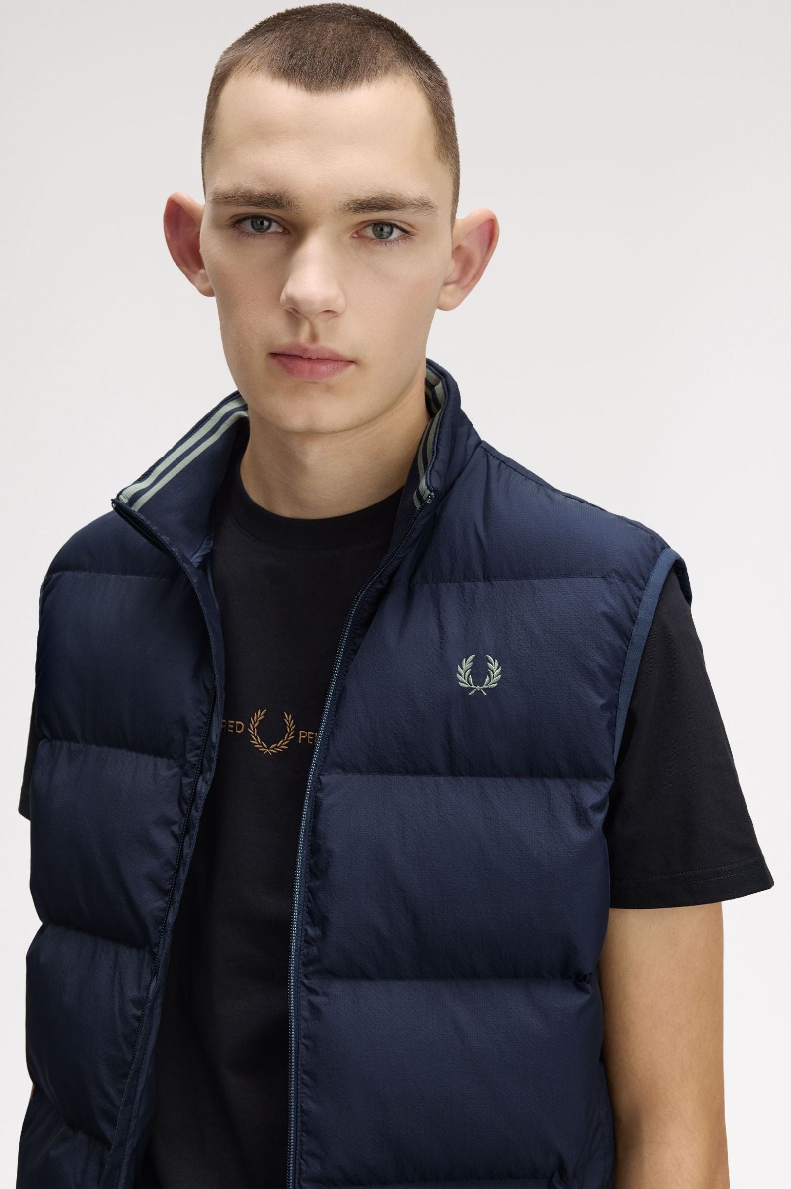 Fred Perry J8522 Insulated Gilet 738 Dark Airforce