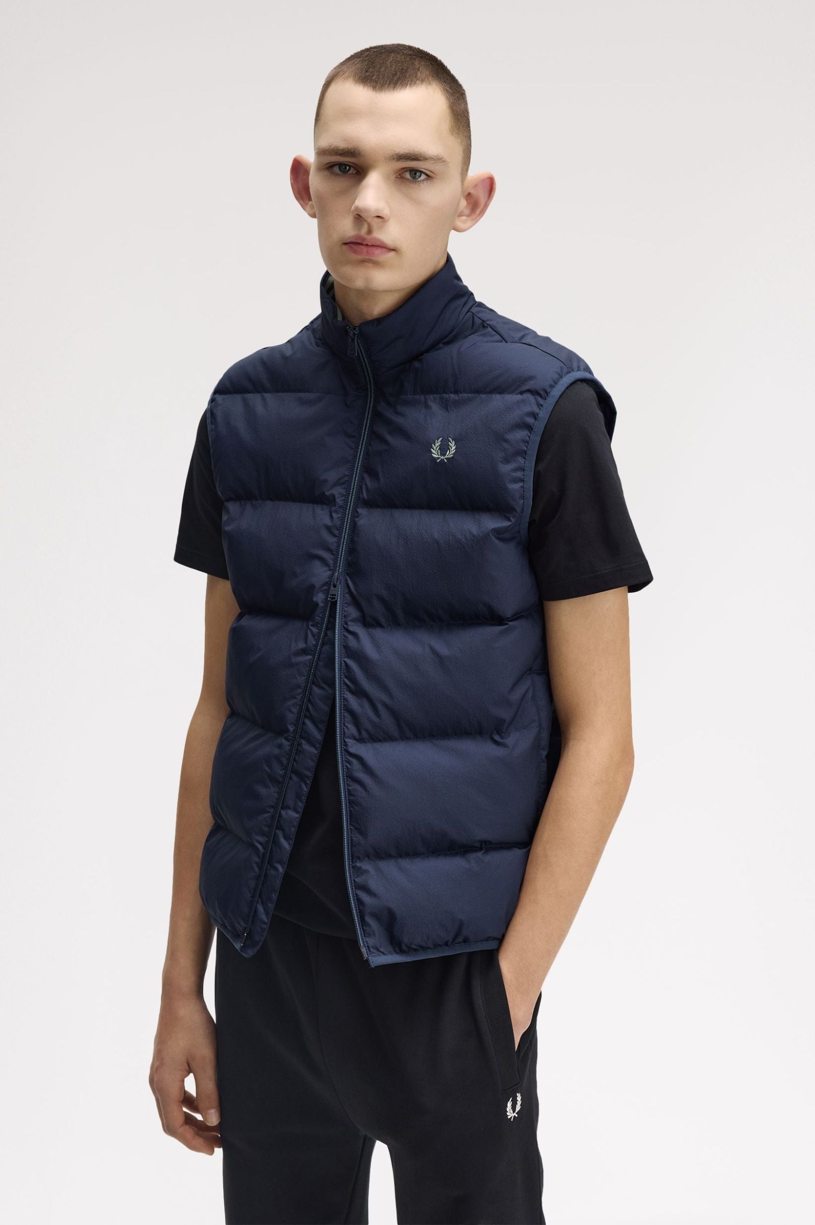 Fred Perry J8522 Insulated Gilet 738 Dark Airforce