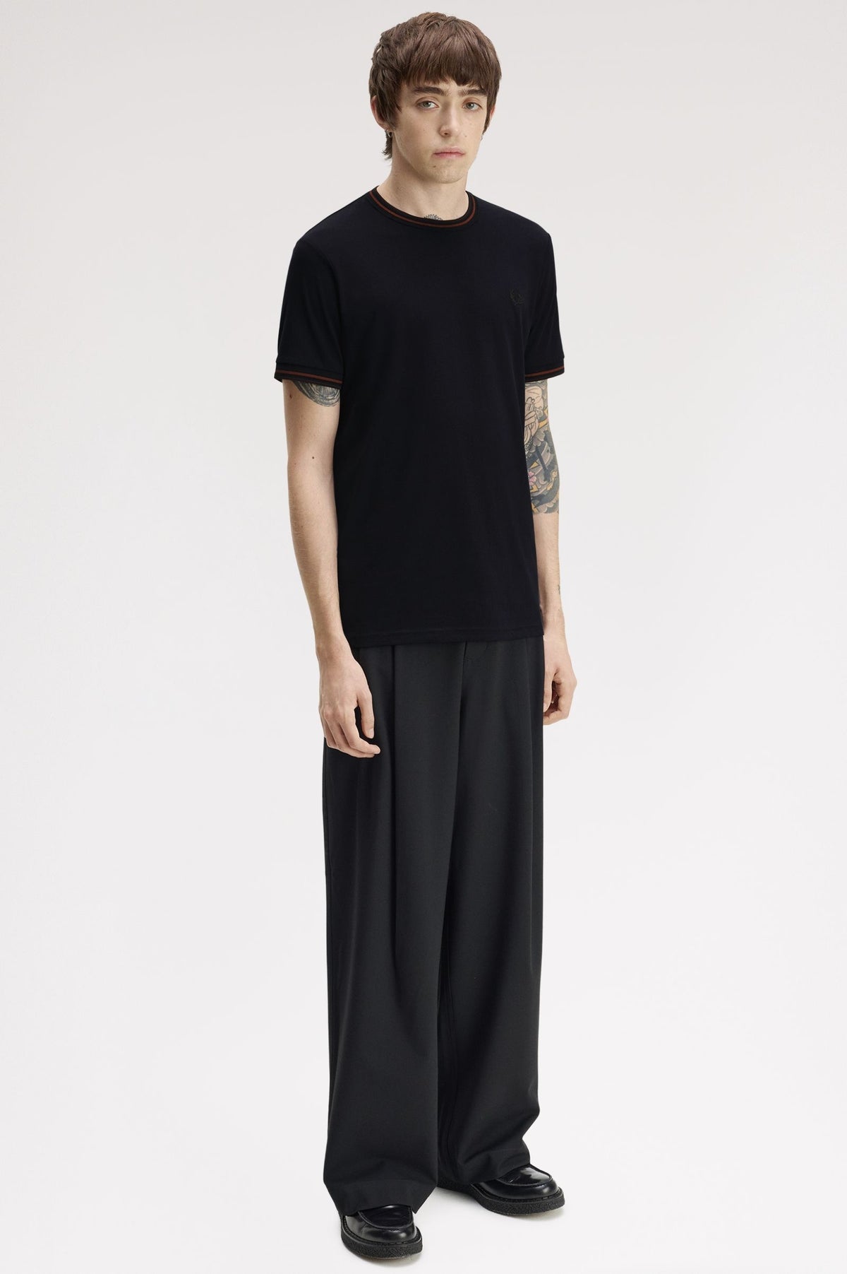 Fred Perry M1588V Twin Tipped T-Shirt 75C - Navy/Brandy/Rich Bran
