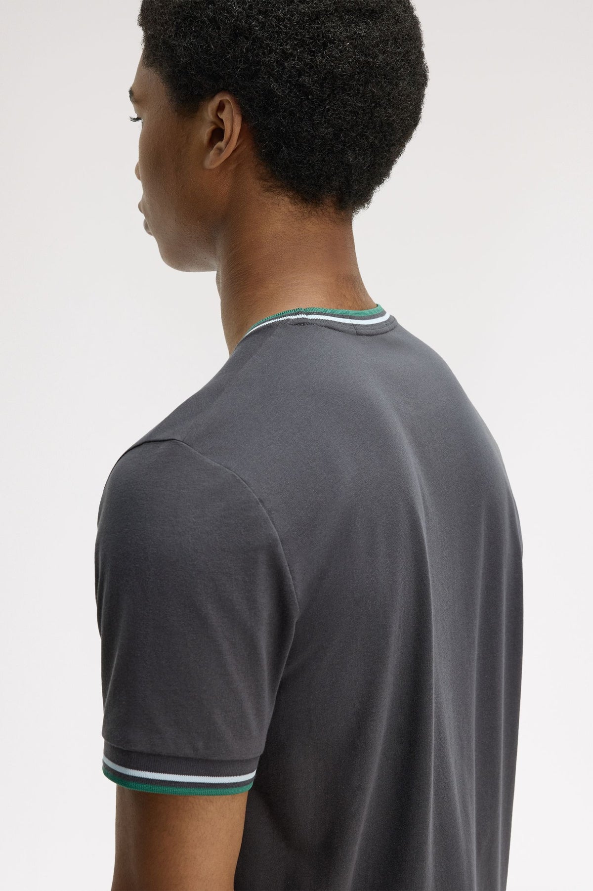 Fred Perry M1588V Twin Tipped T-Shirt 85B - ANGY/LIIC/SPGN