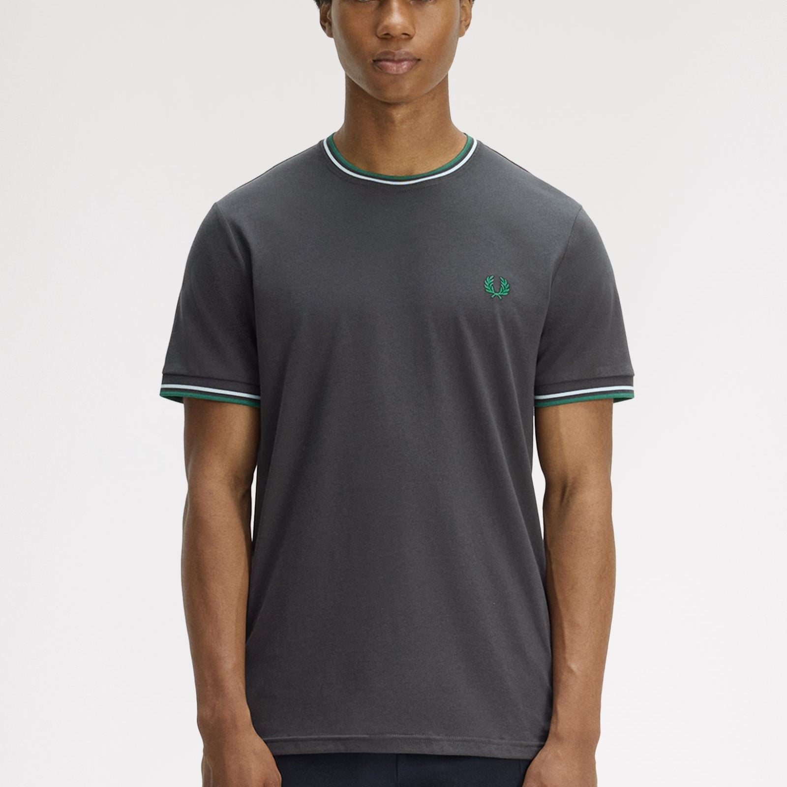 Fred Perry M1588V Twin Tipped T-Shirt 85B - ANGY/LIIC/SPGN
