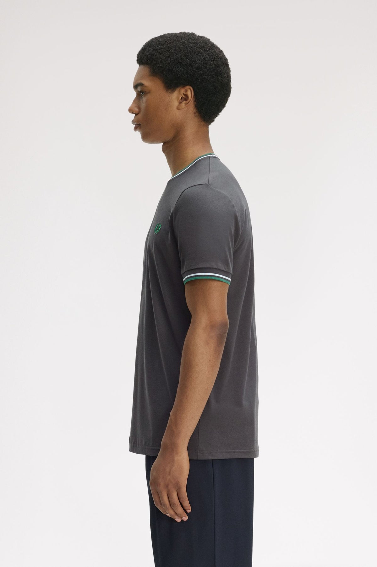 Fred Perry M1588V Twin Tipped T-Shirt 85B - ANGY/LIIC/SPGN