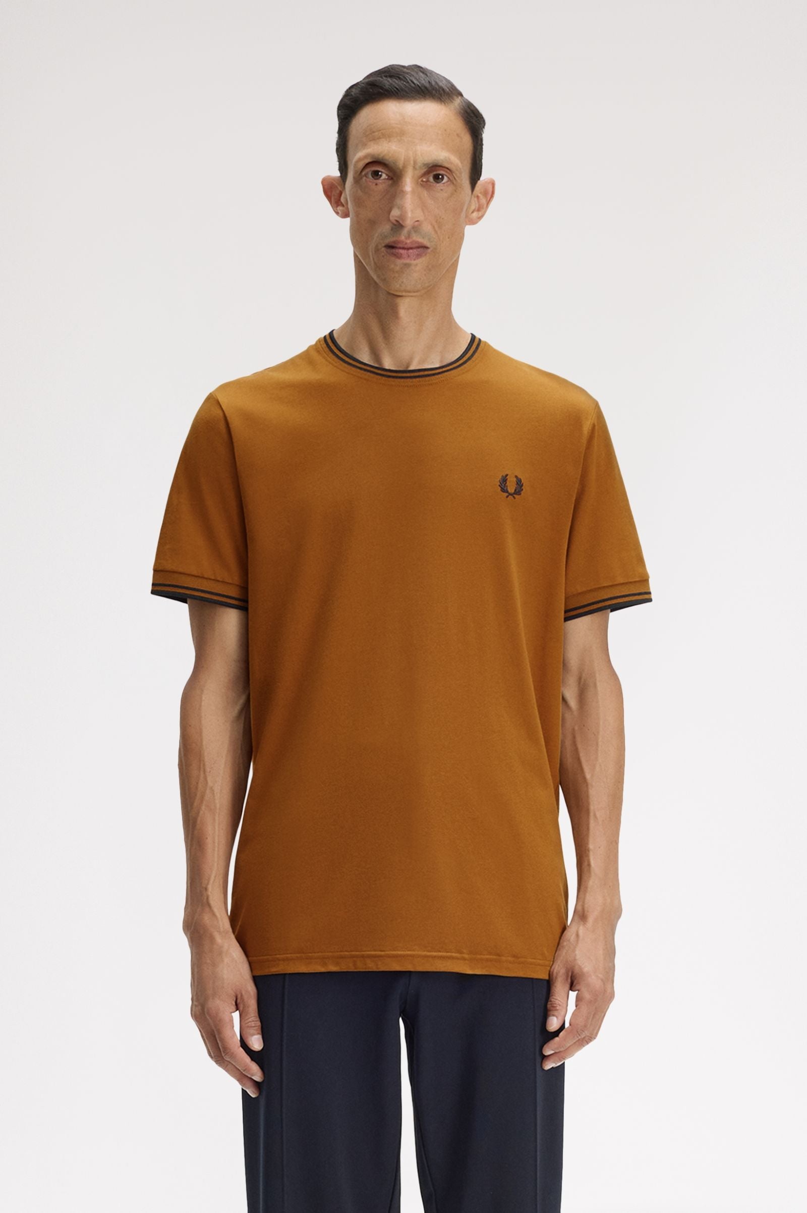 Fred Perry M1588V T-Shirt - 80C Dark Carmel