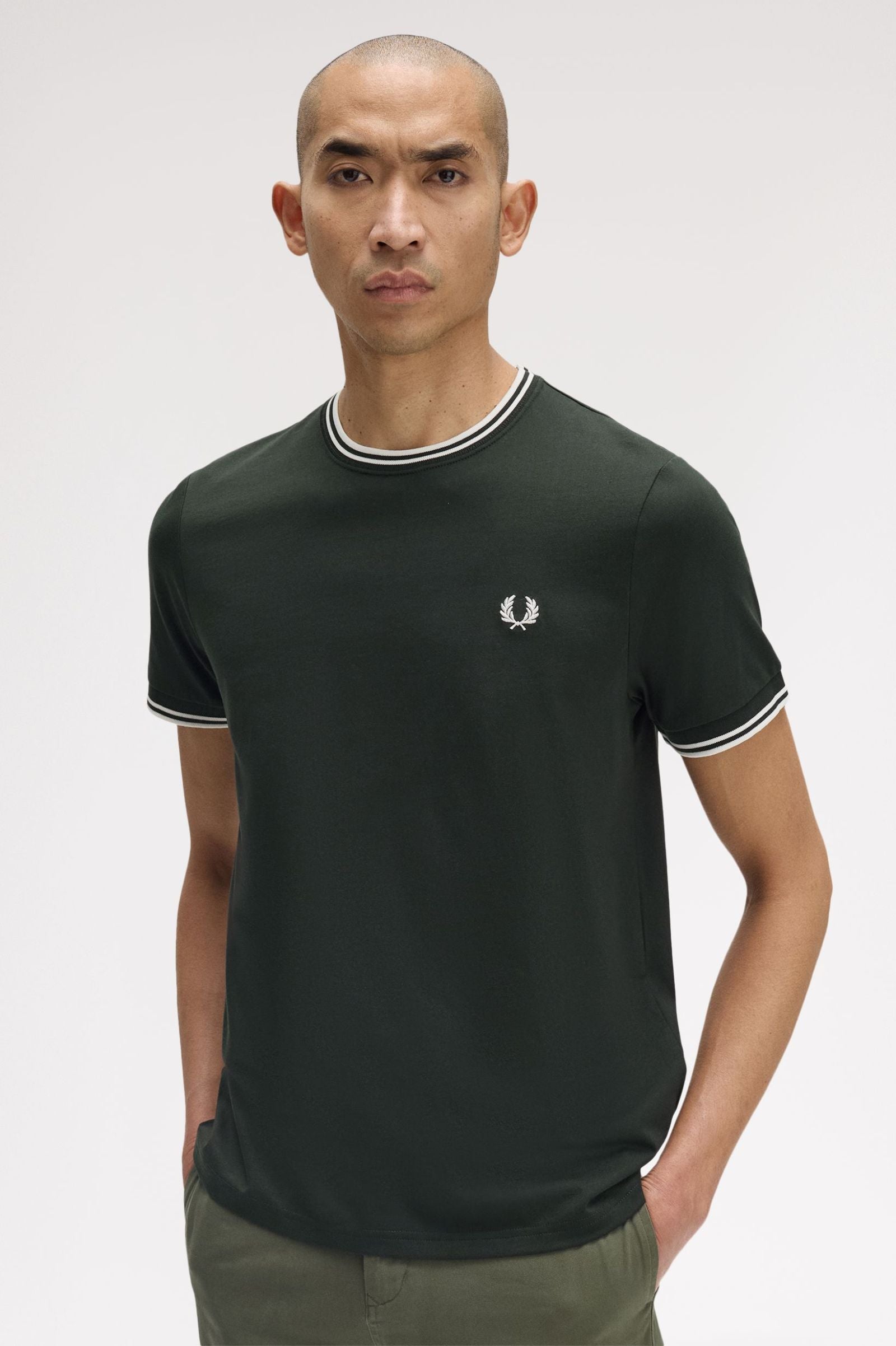 Fred Perry M1588V Twin Tipped T-Shirt - 53A Night Green/Snow White
