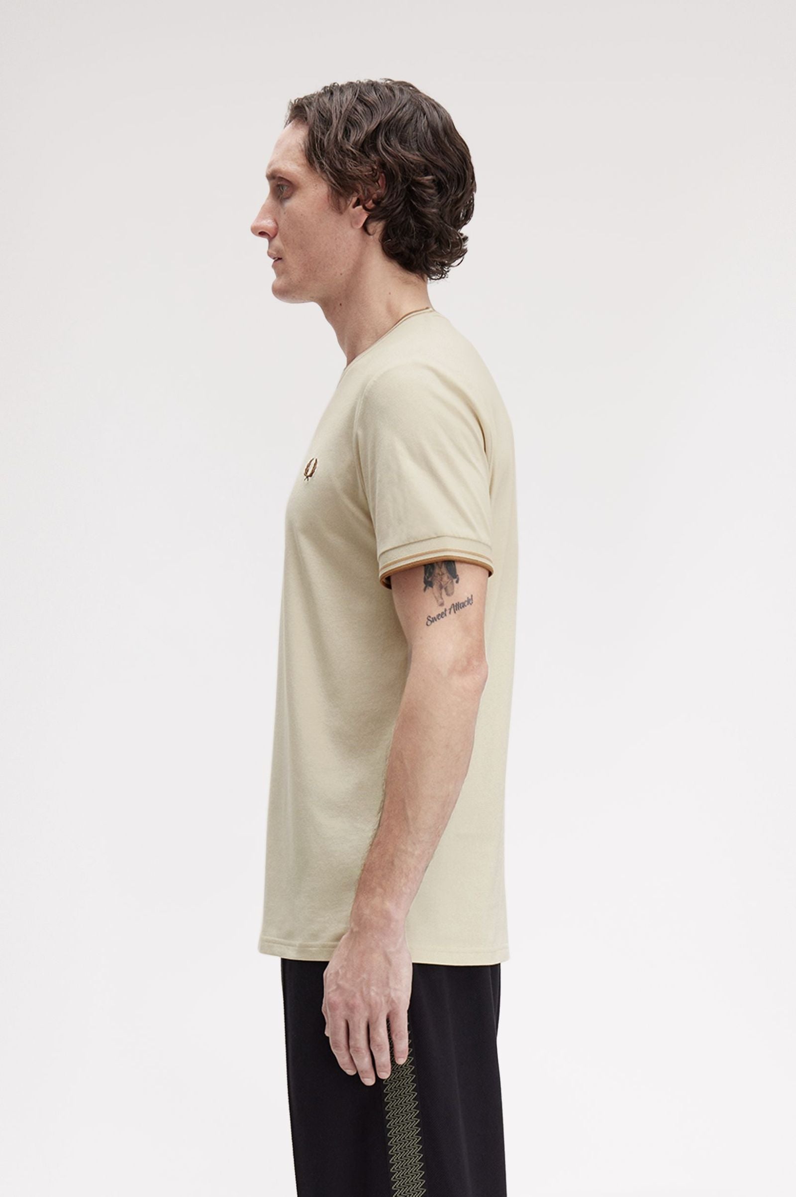Fred Perry M1588V Twin Tipped T-Shirt Z53 Oatmeal/Warm Stone