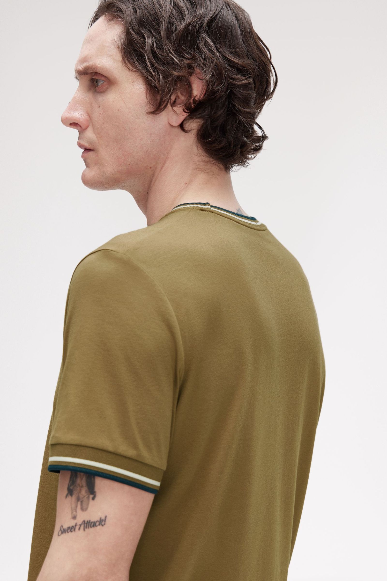 Fred Perry M1588V Twin Tipped T-Shirt Z60 Shadestone/Ecru
