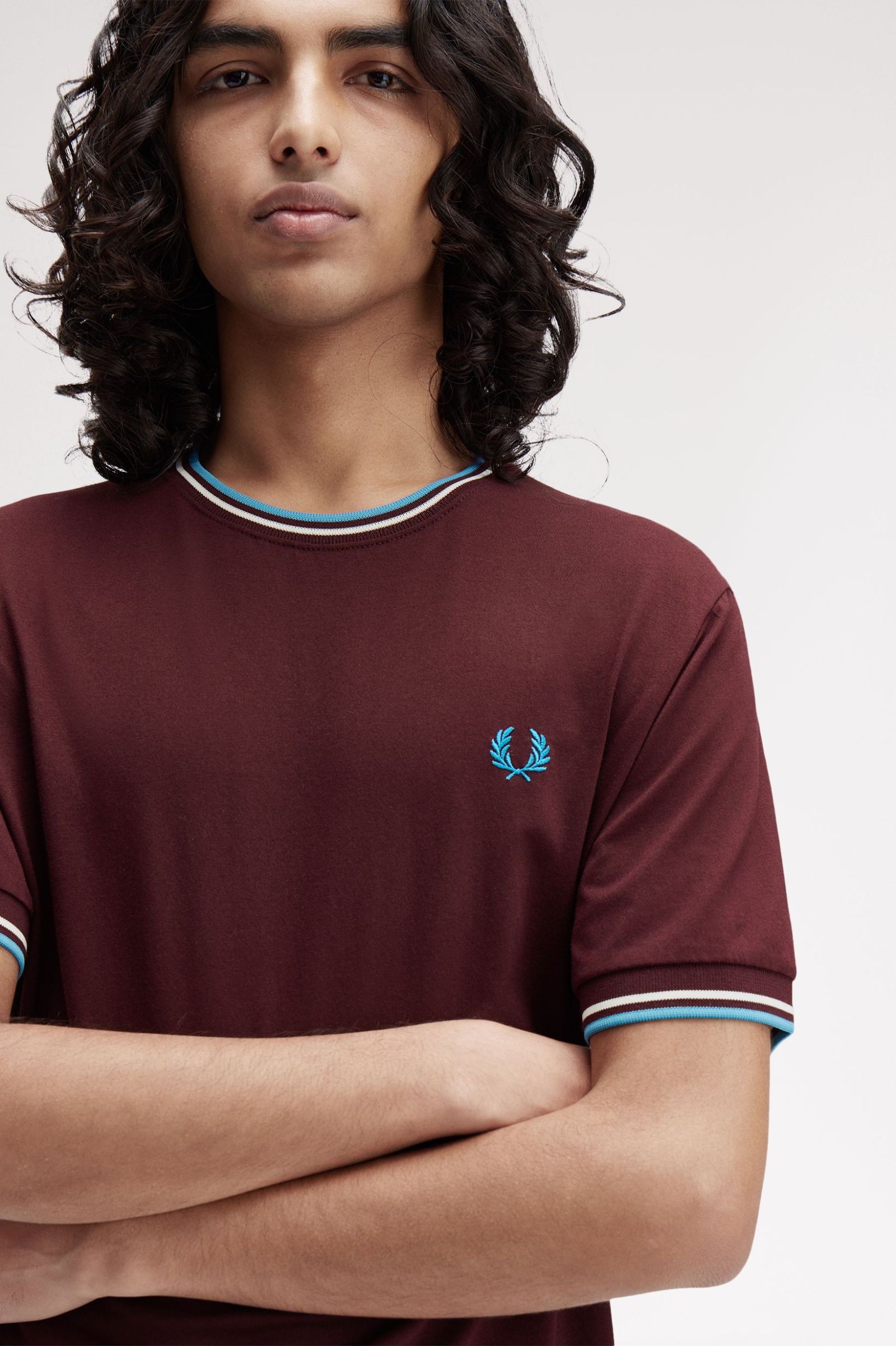 Fred Perry M1588V Twin Tipped T-Shirt Z63 Oxblood/Ecru