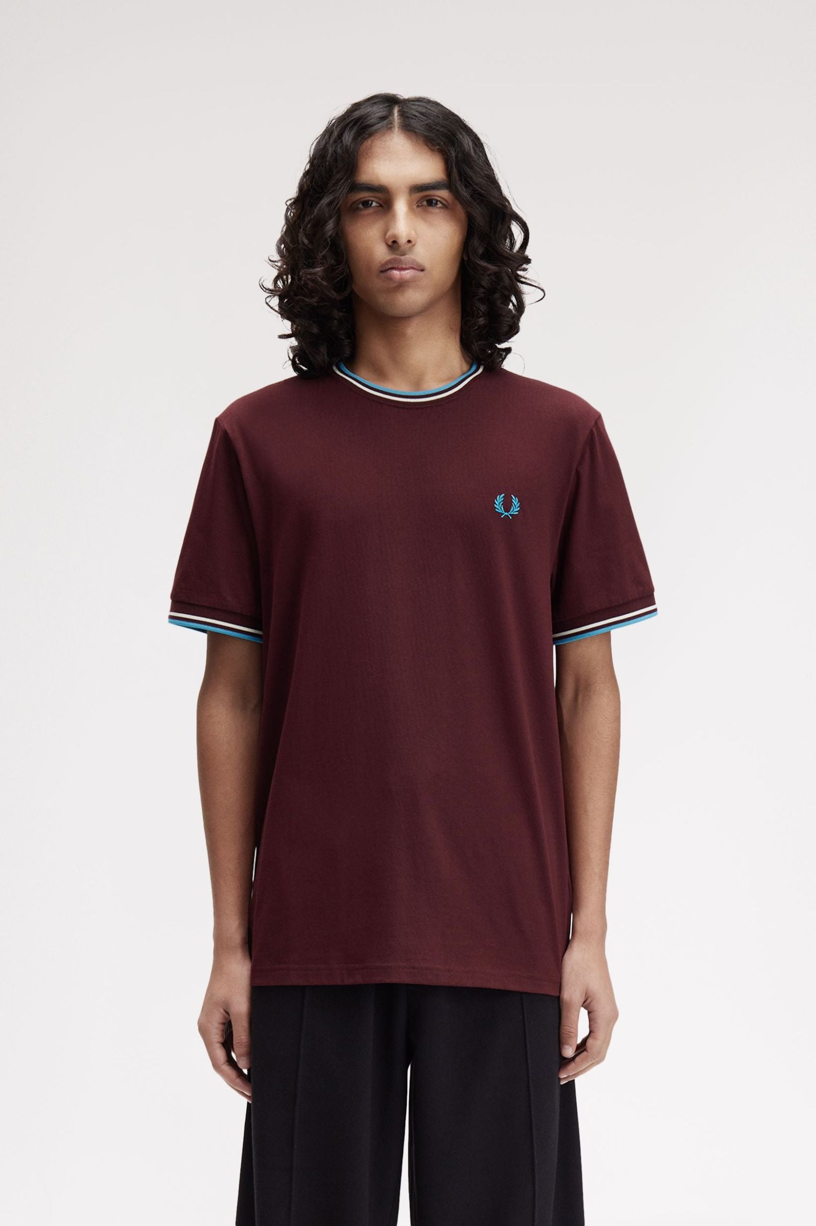 Fred Perry M1588V Twin Tipped T-Shirt Z63 Oxblood/Ecru