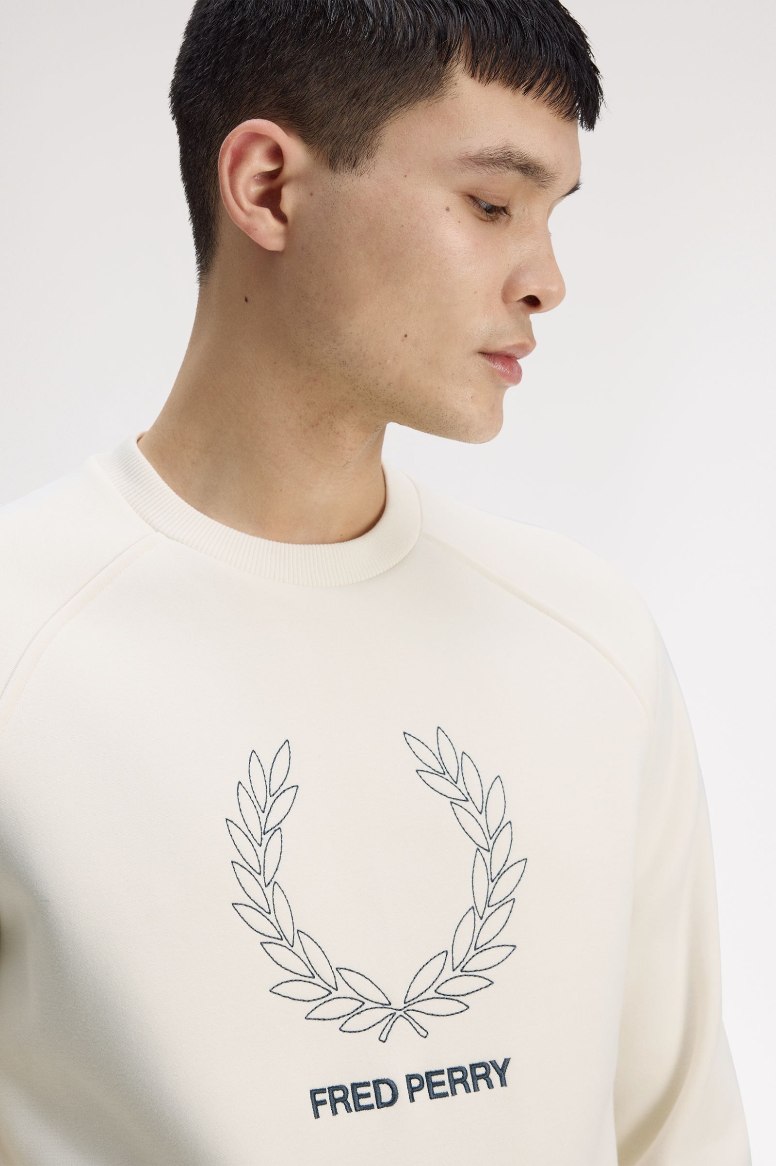 Fred Perry M1769 Outline Laurel Wreath Sweatshirt - 560 Ecru