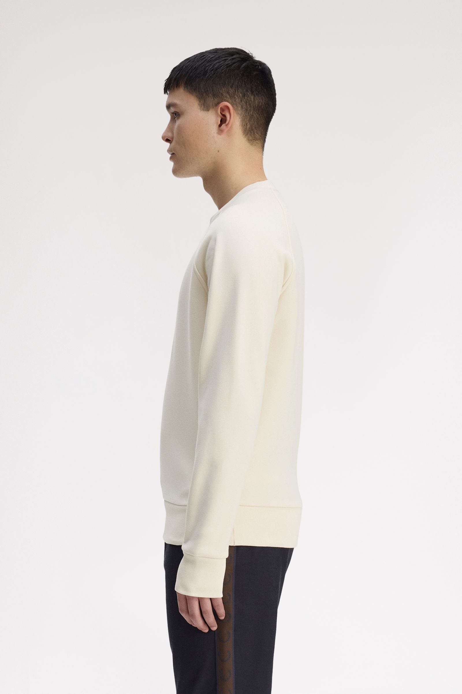 Fred Perry M1769 Outline Laurel Wreath Sweatshirt - 560 Ecru