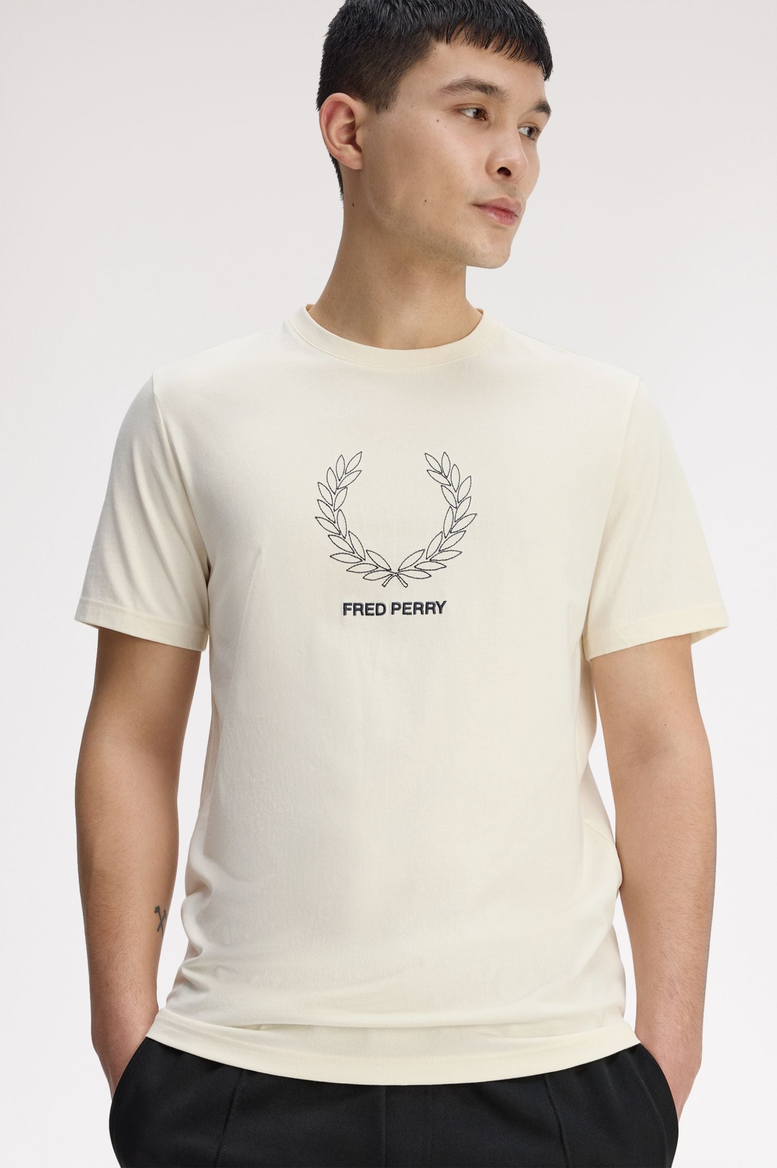 Fred Perry M1776 Outline Laurel Wreath T-Shirt - 560 Ecru