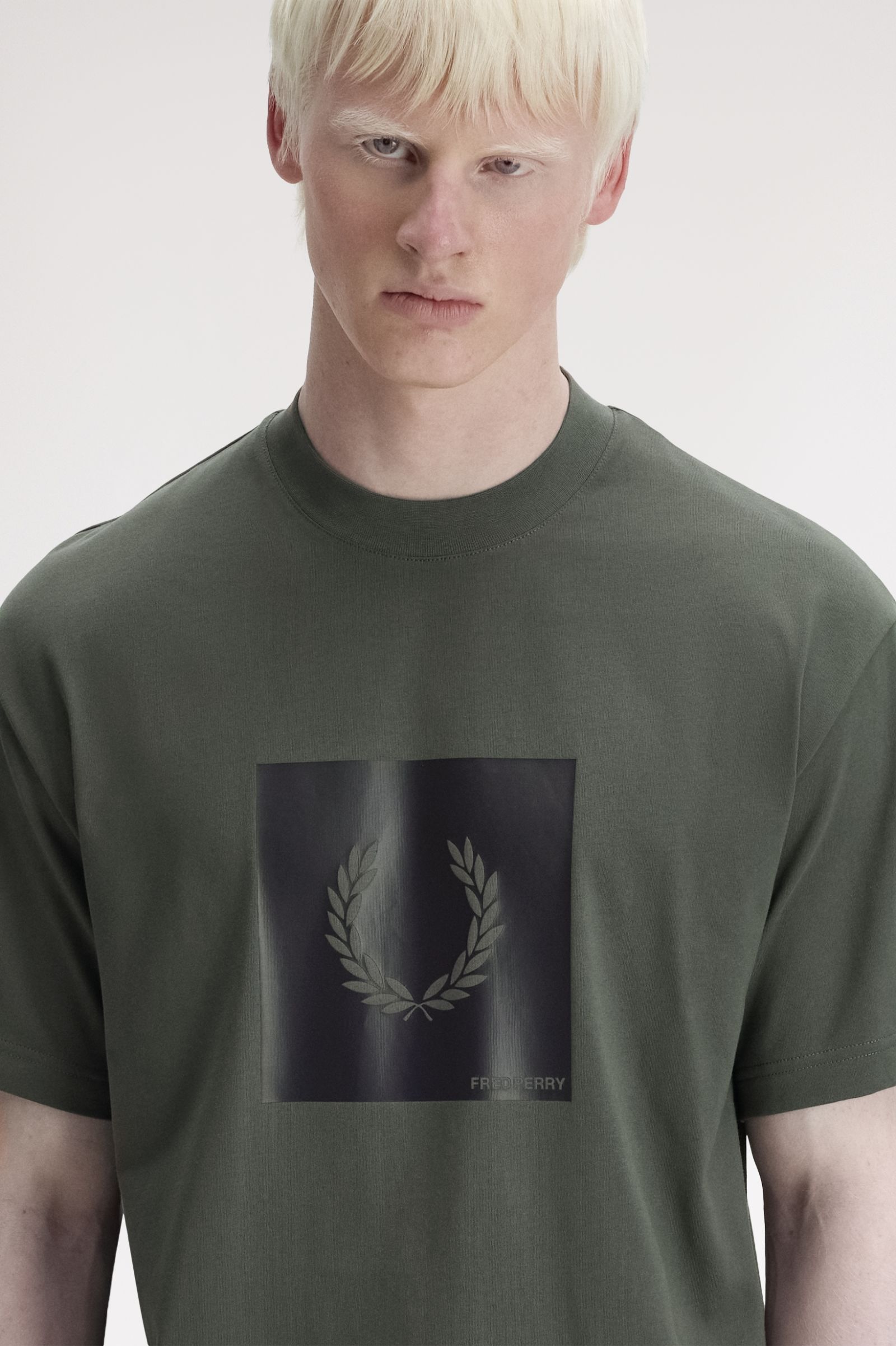 Fred Perry M2404 Box Graphic T-Shirt 638 - Field Green