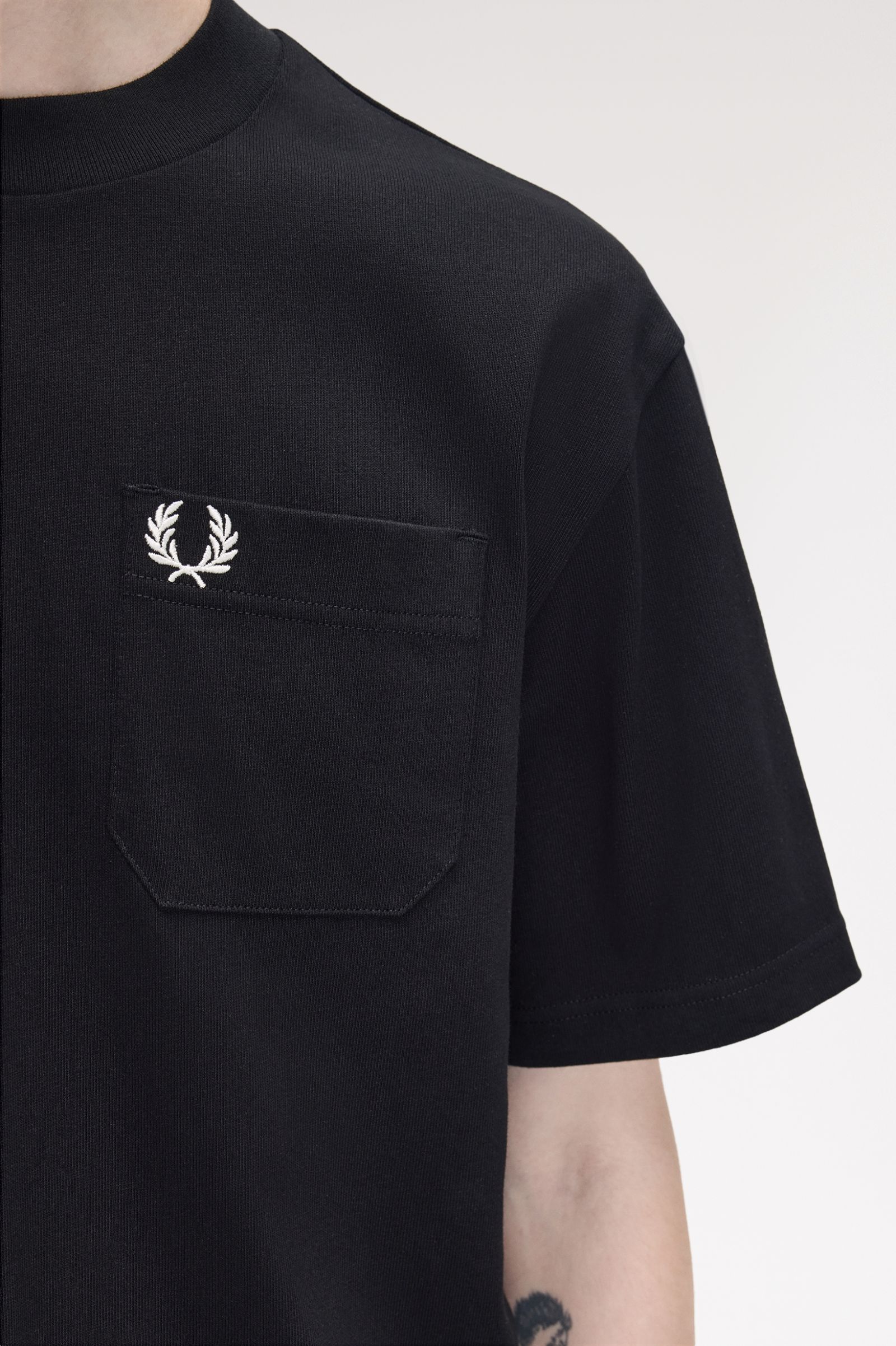 Fred Perry M3490 Relaxed T-Shirt 102 - Black