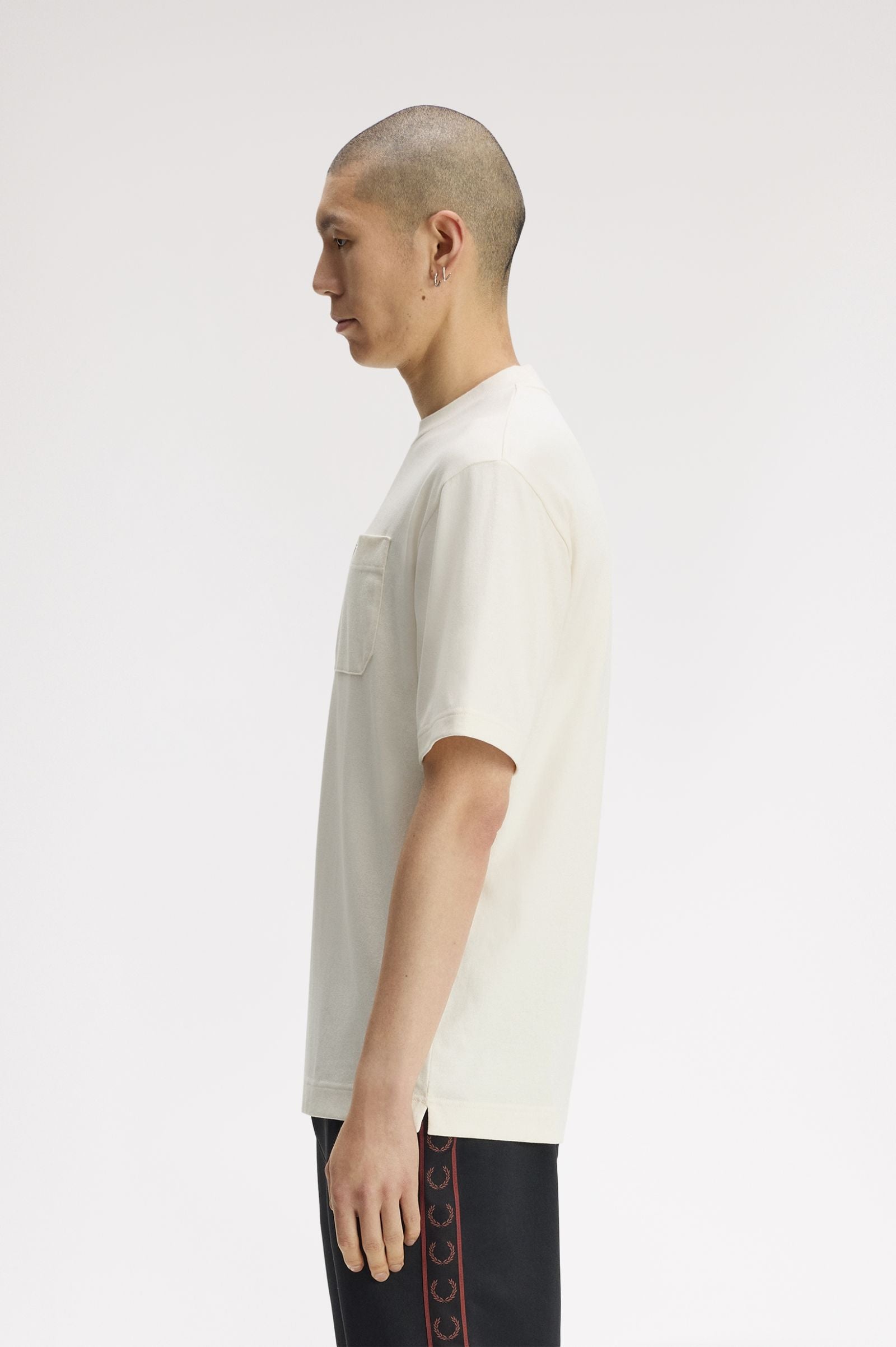 Fred Perry M3490 Relaxed T-Shirt 560 - Ecru