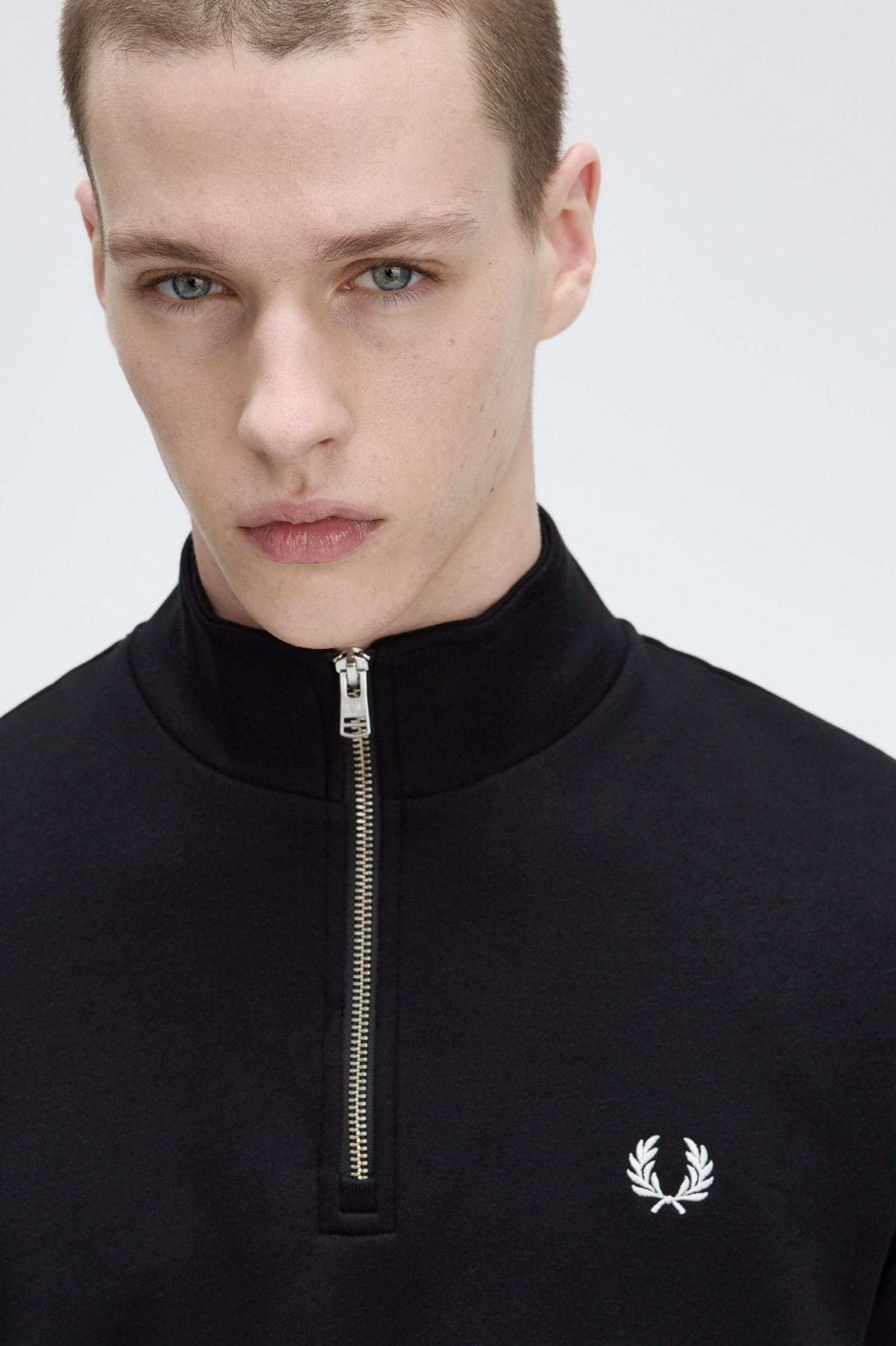 Fred Perry M3574 Half Zip Sweatshirt 102 Black