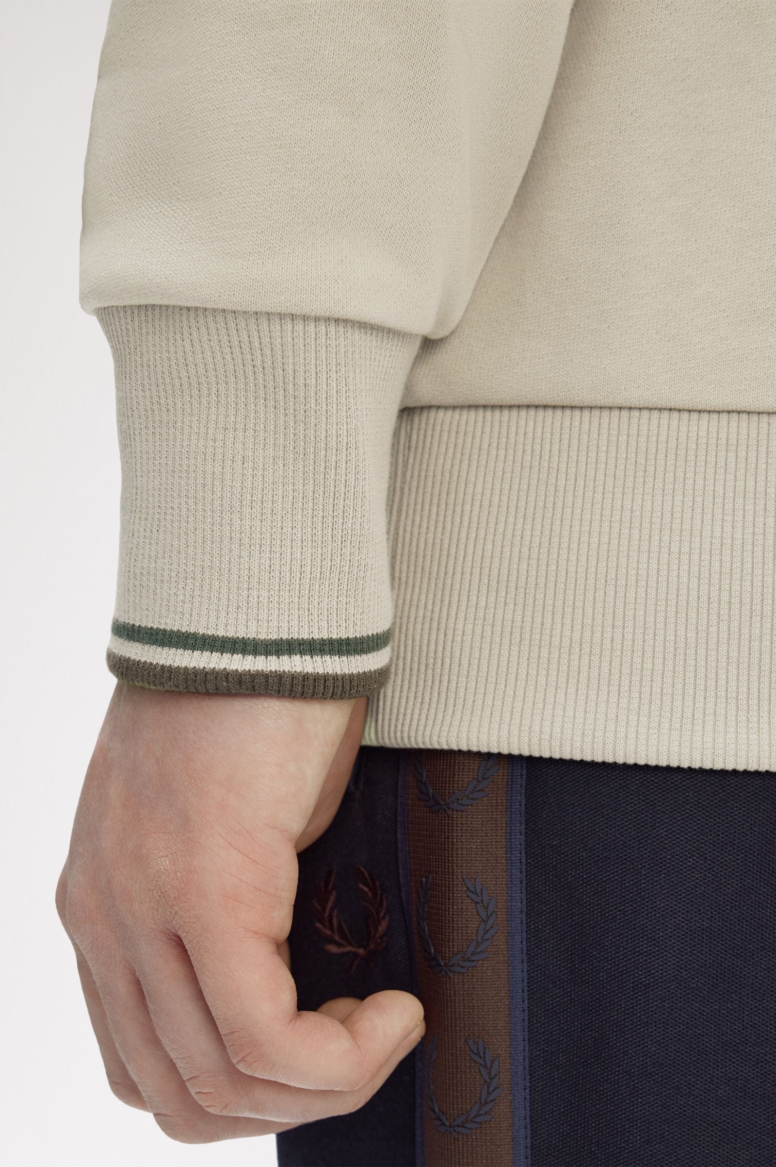Fred Perry M3574 Half Zip Sweatshirt - 50A Warm Oat/Court Green/Bunrt Tobacco