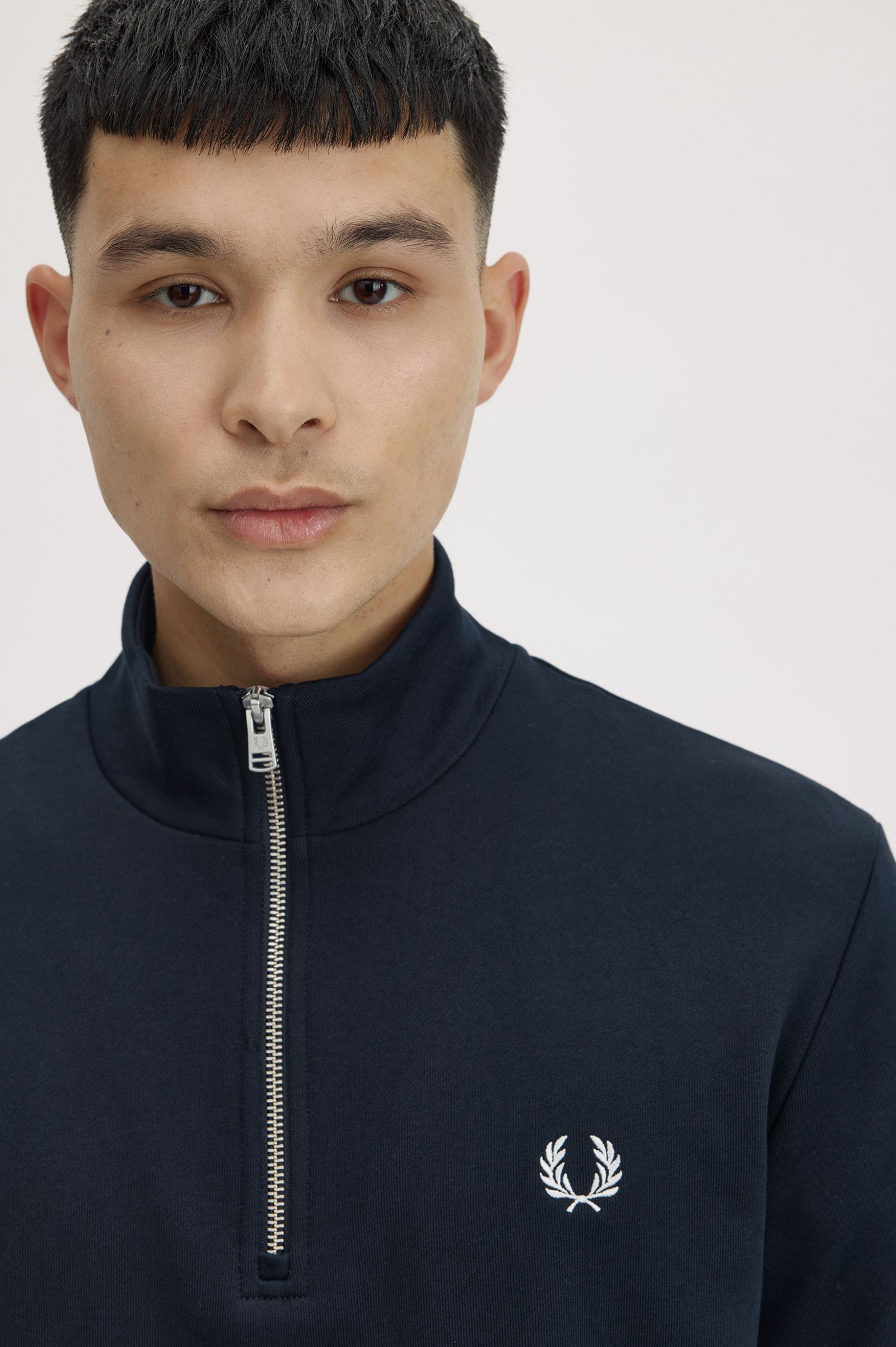 Fred Perry M3574 Quarter Zip Sweat Shirt - 608 Navy