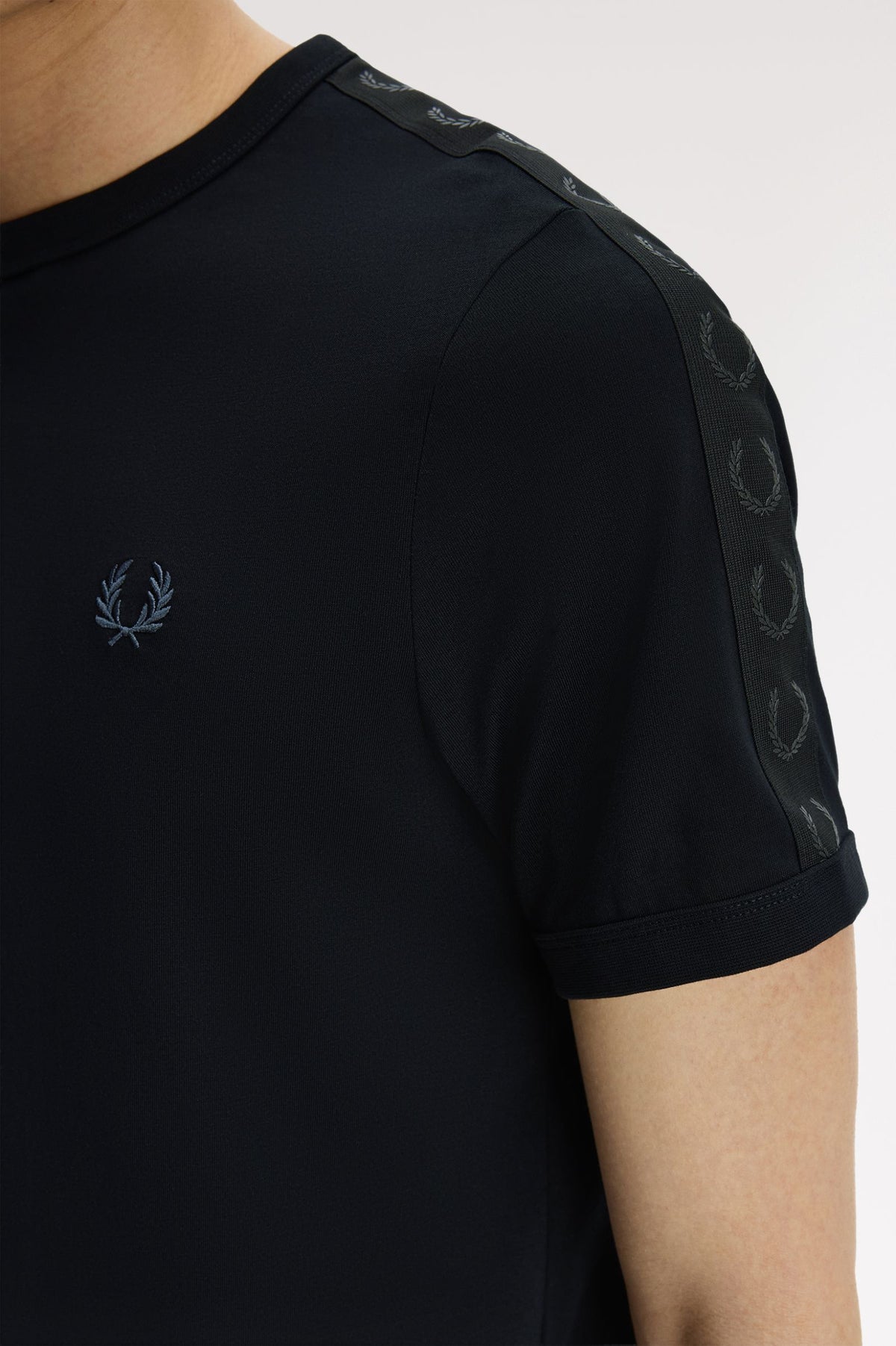 Fred Perry M4613 Contrast Tape Ringer T-Shirt 236 - Black