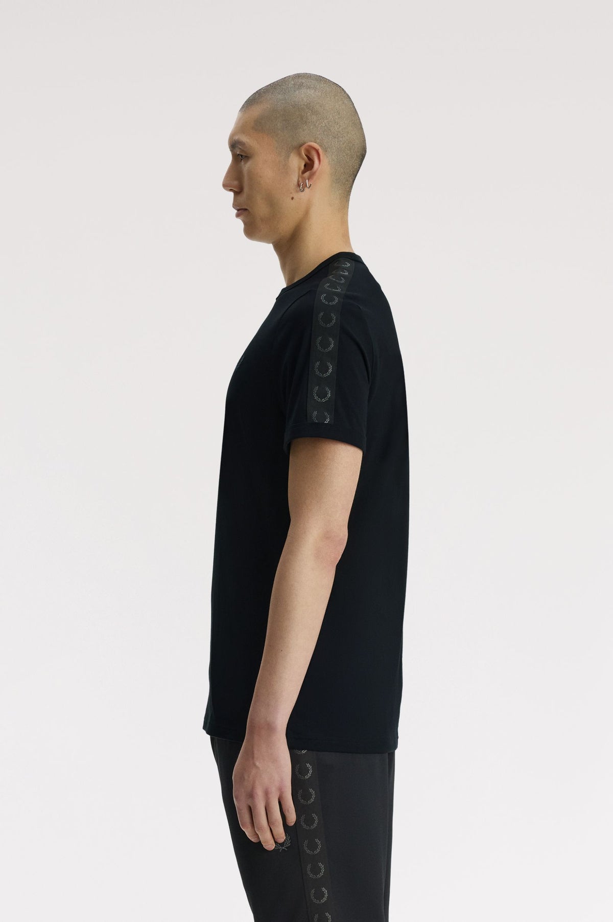 Fred Perry M4613 Contrast Tape Ringer T-Shirt 236 - Black