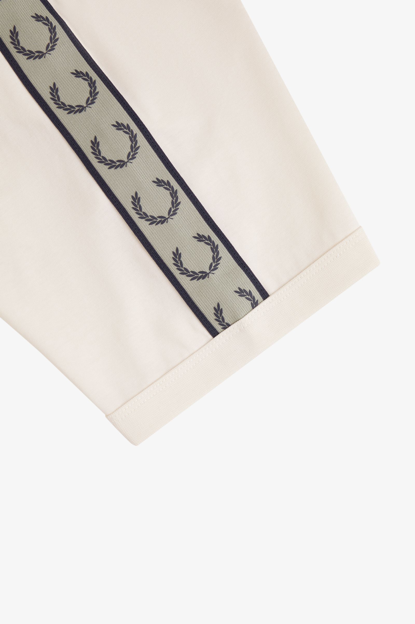 Fred Perry M4613 Contrast Tape Ringer T-Shirt 28B - Ecru/Navy 25B