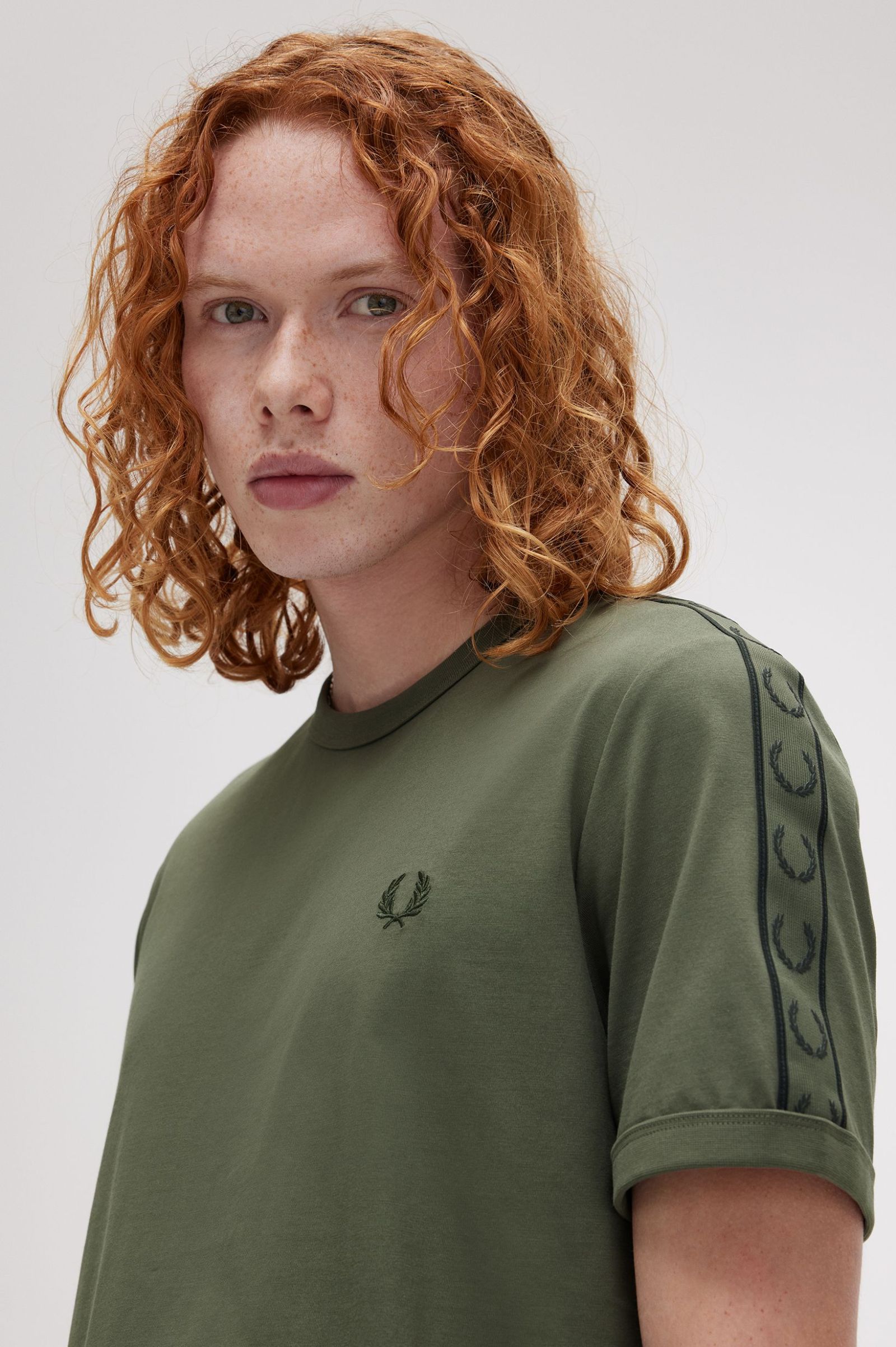 Fred Perry M4613 Contrast Tape Ringer T-shirt W49 Laurel Wreath Green/Night Green