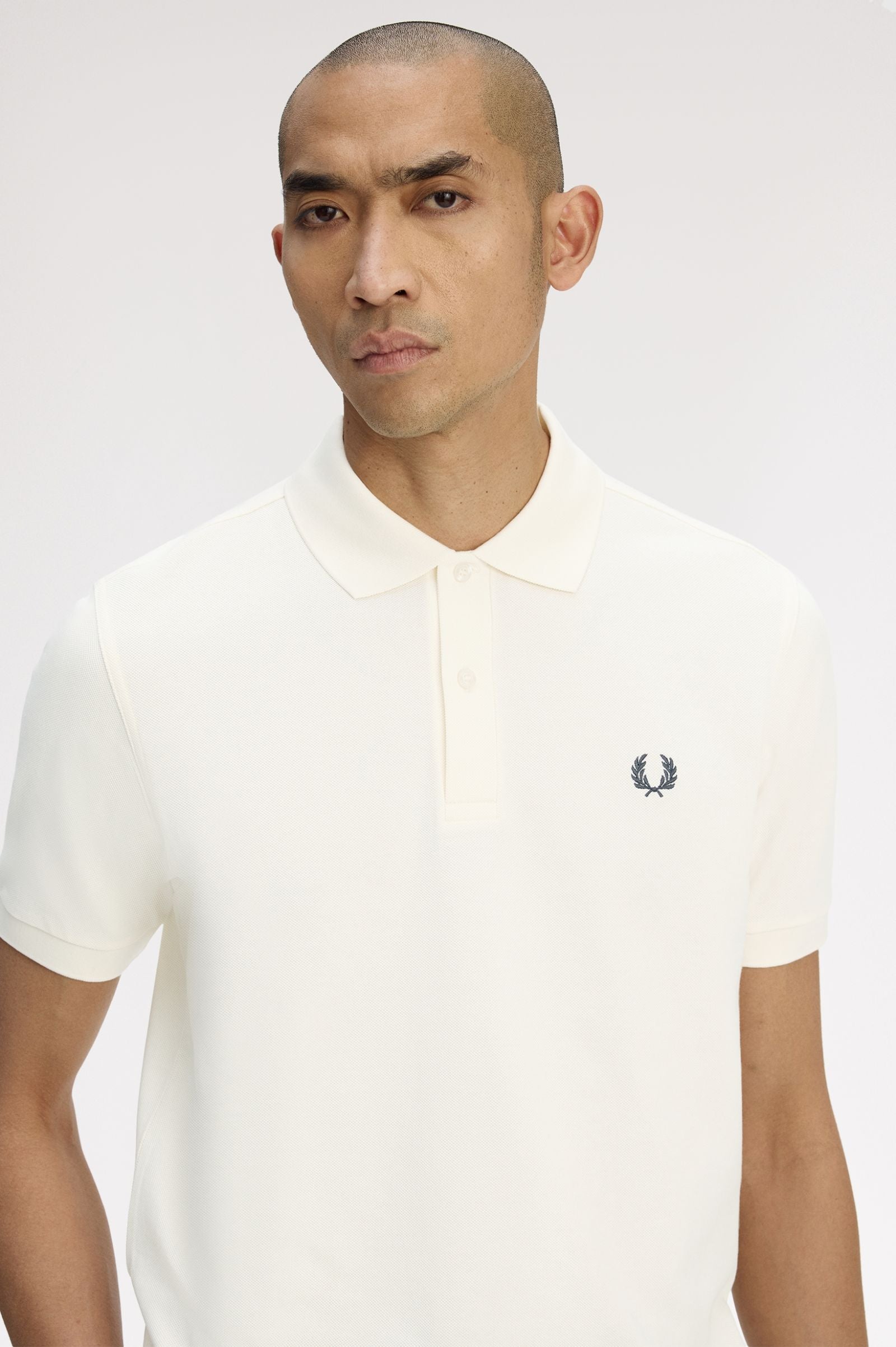 Fred Perry M6000 The Fred Perry Polo Shirt - 66A Ecru/Anchor Grey
