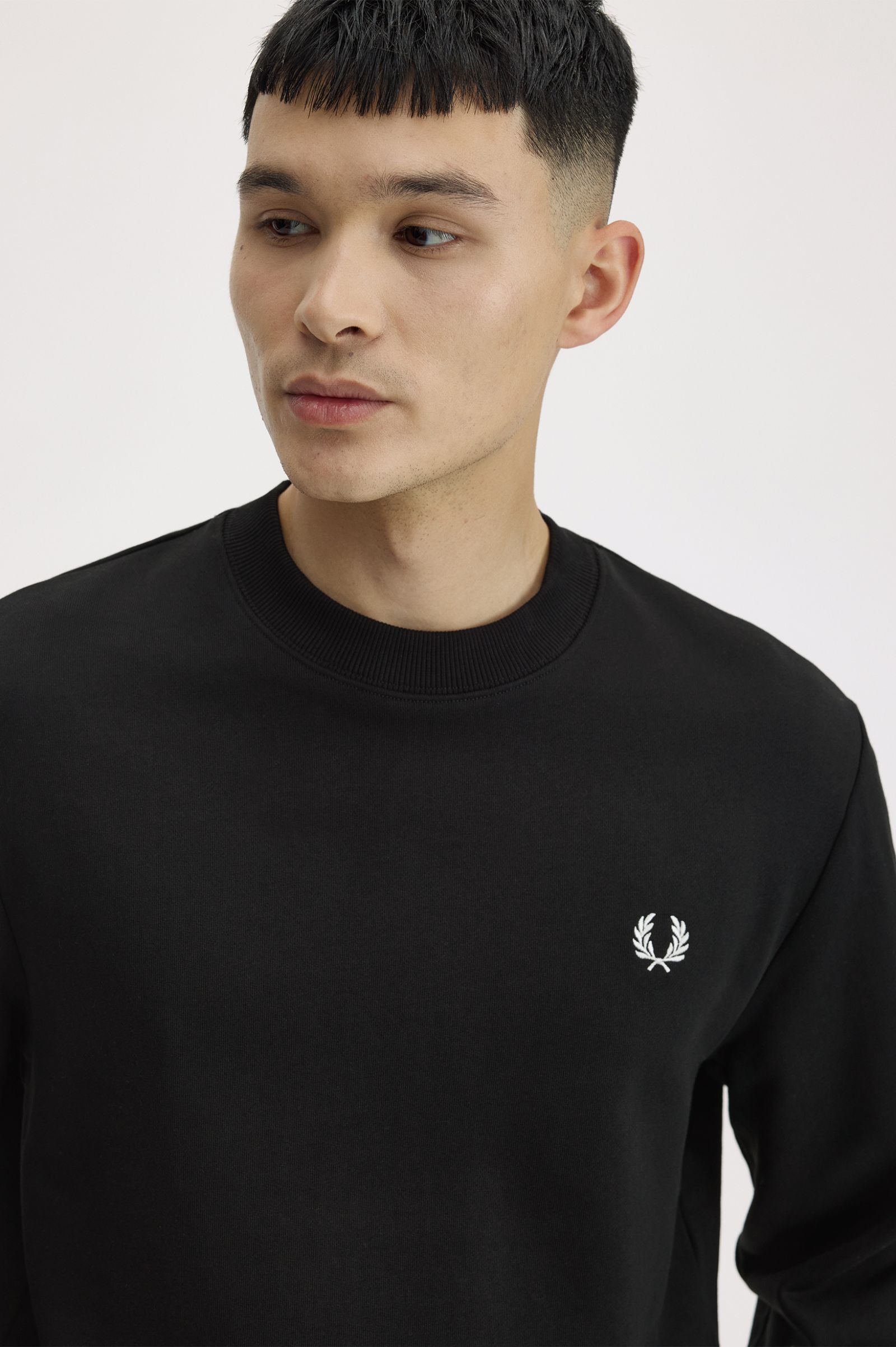 Fred Perry M7535 Crew Neck Sweatshirt - 184 Black