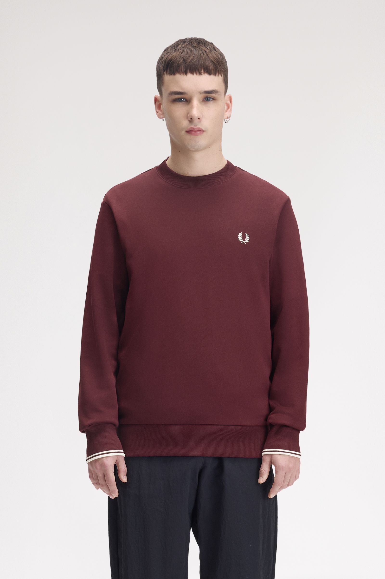 Fred Perry M7535 Crew Neck Sweatshirt 64A - Oxblood/Ecru