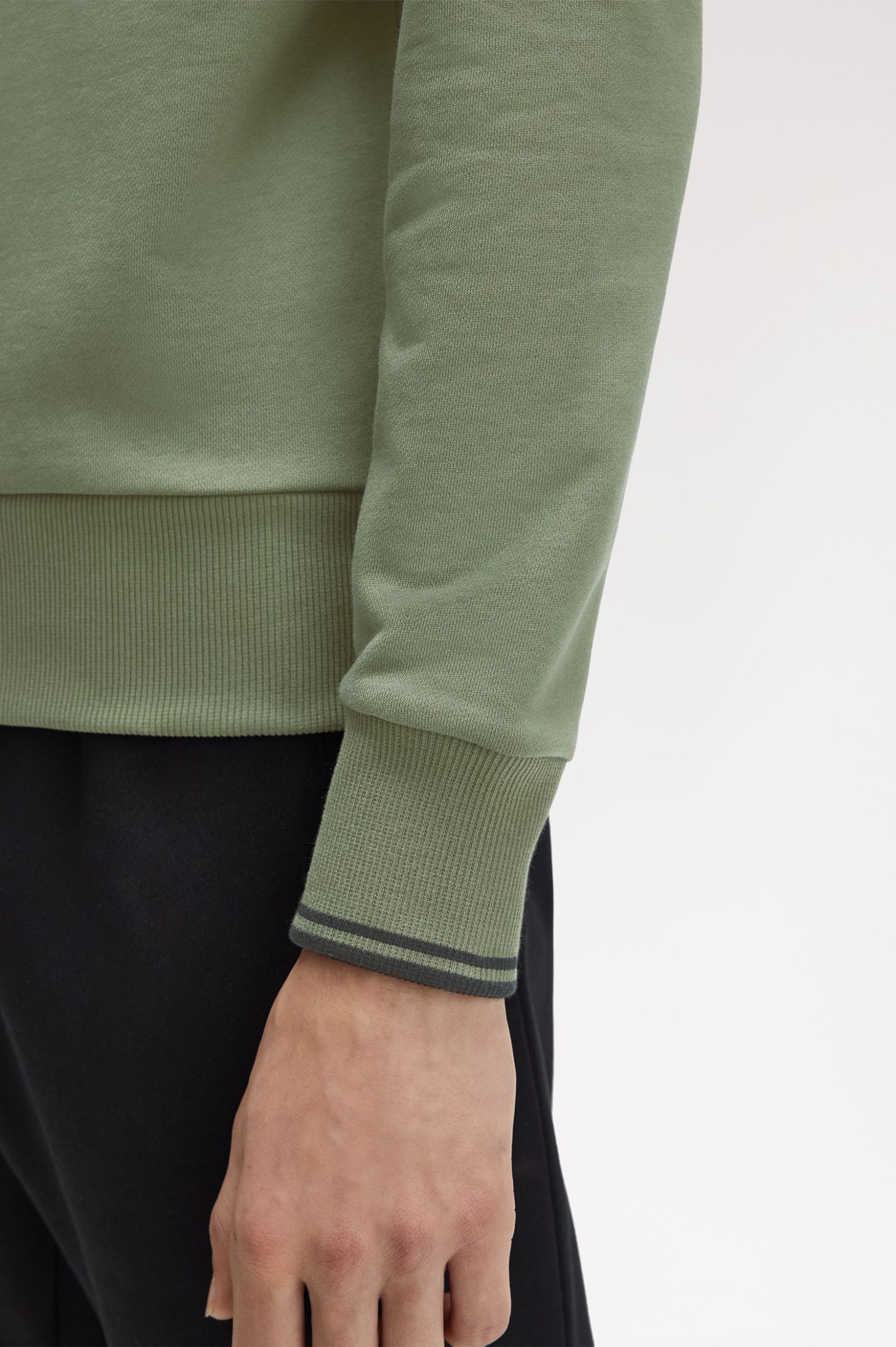 Fred Perry M7535 Crew Neck Sweatshirt - Z50 Laurel Wreath Green Black