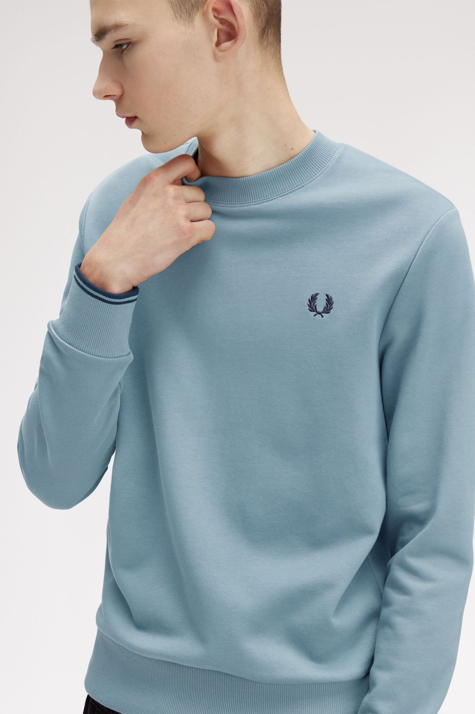 Fred Perry M7535 Crewneck Sweatshirt - Z56 Stockport Blue/Navy