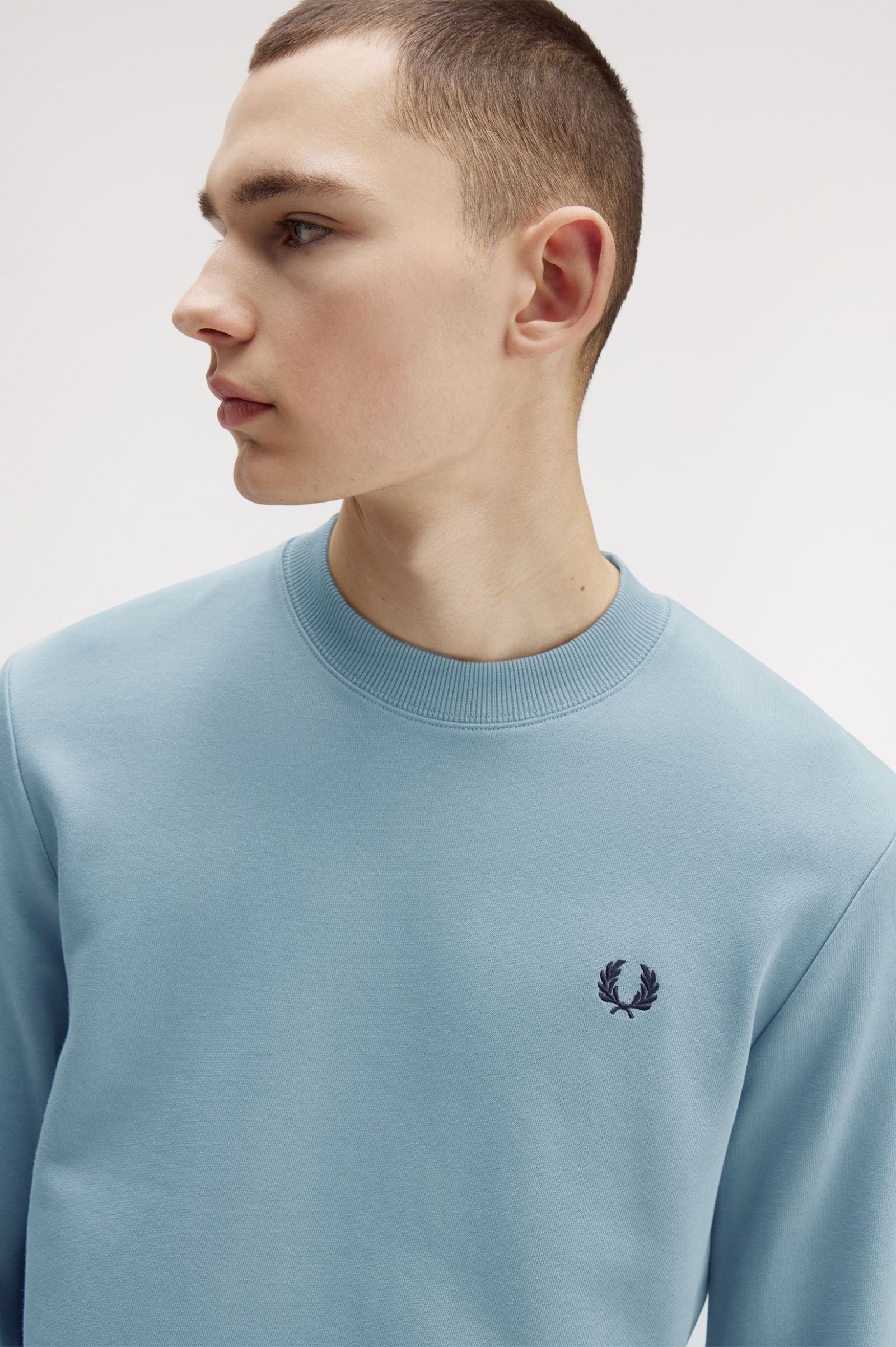 Fred Perry M7535 Crewneck Sweatshirt - Z56 Stockport Blue/Navy
