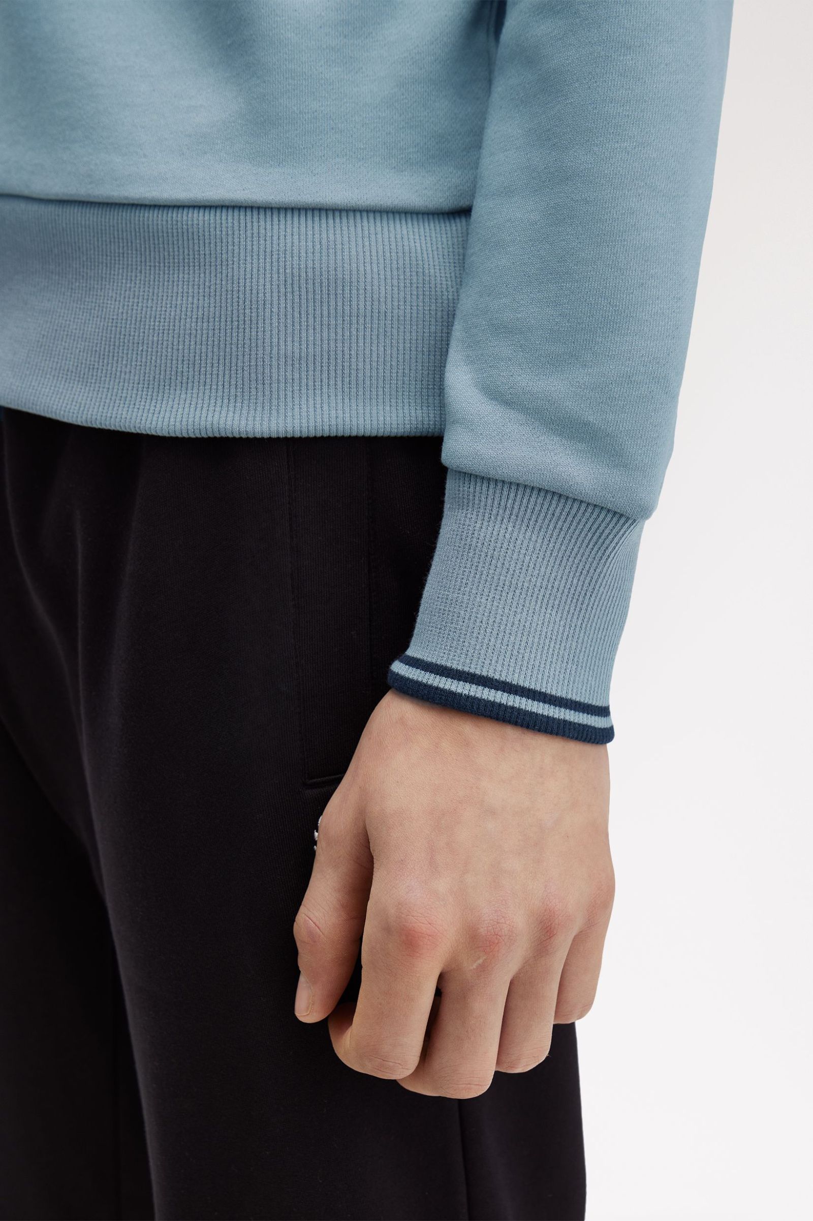 Fred Perry M7535 Crewneck Sweatshirt - Z56 Stockport Blue/Navy