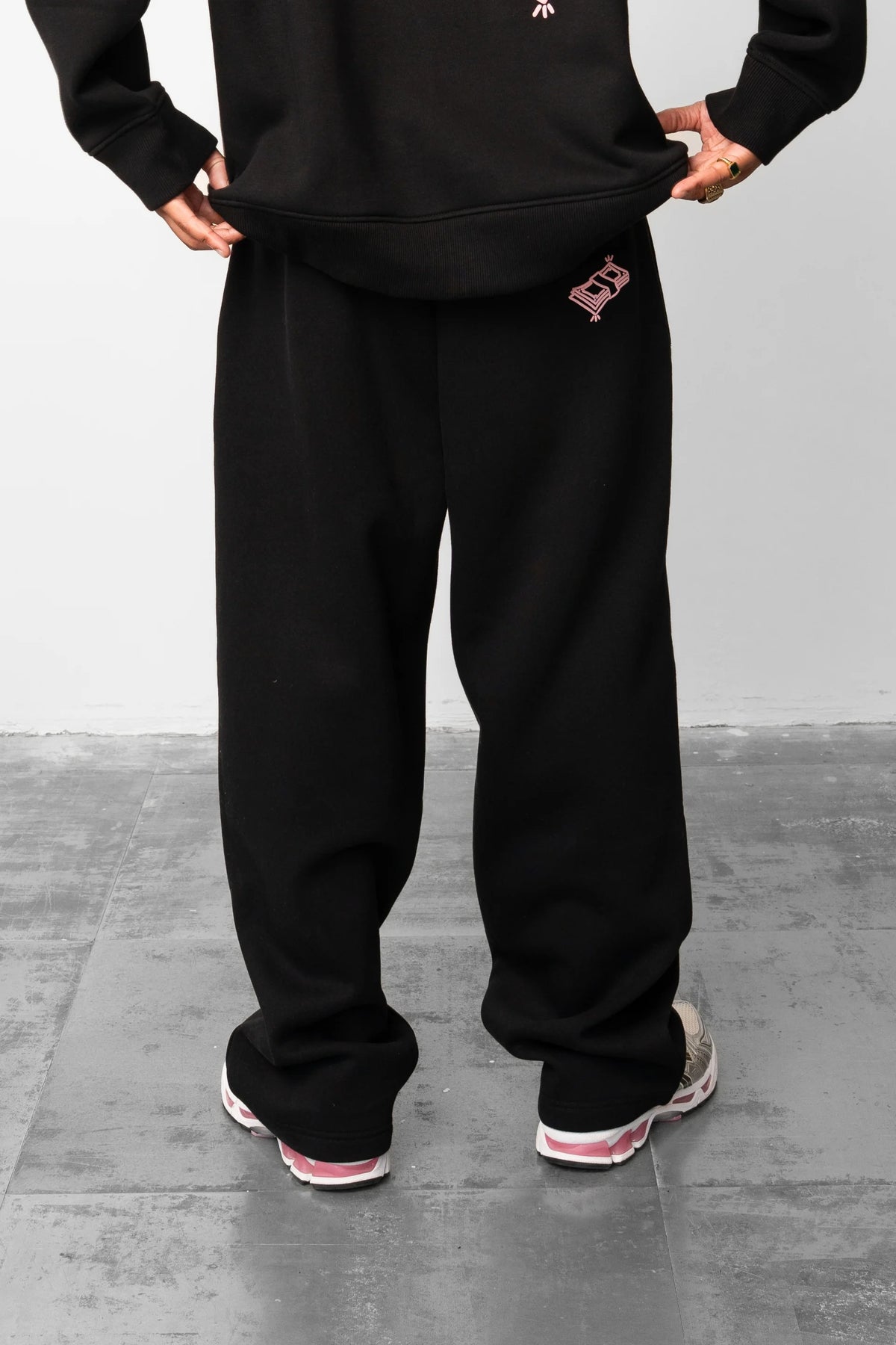 Fresh Flavours Rise Joggers - Black