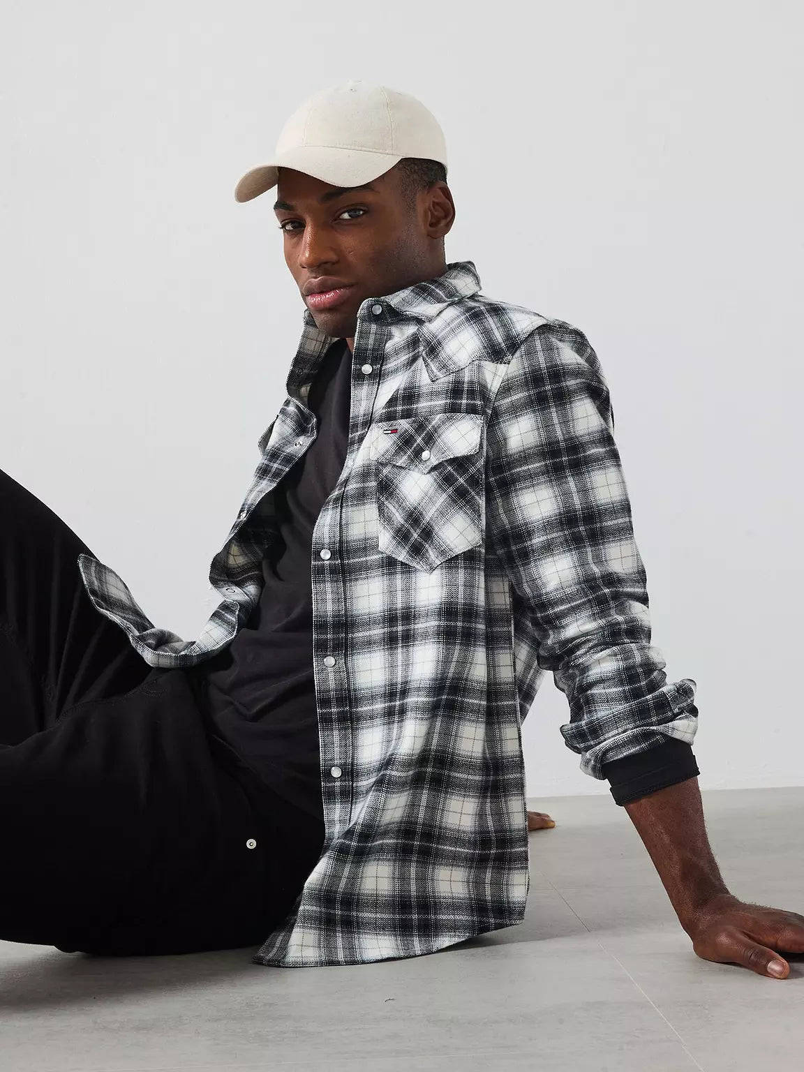 Tommy Jeans DM0DM23258 TJM Regular Flannel Check Shirt - Black Check