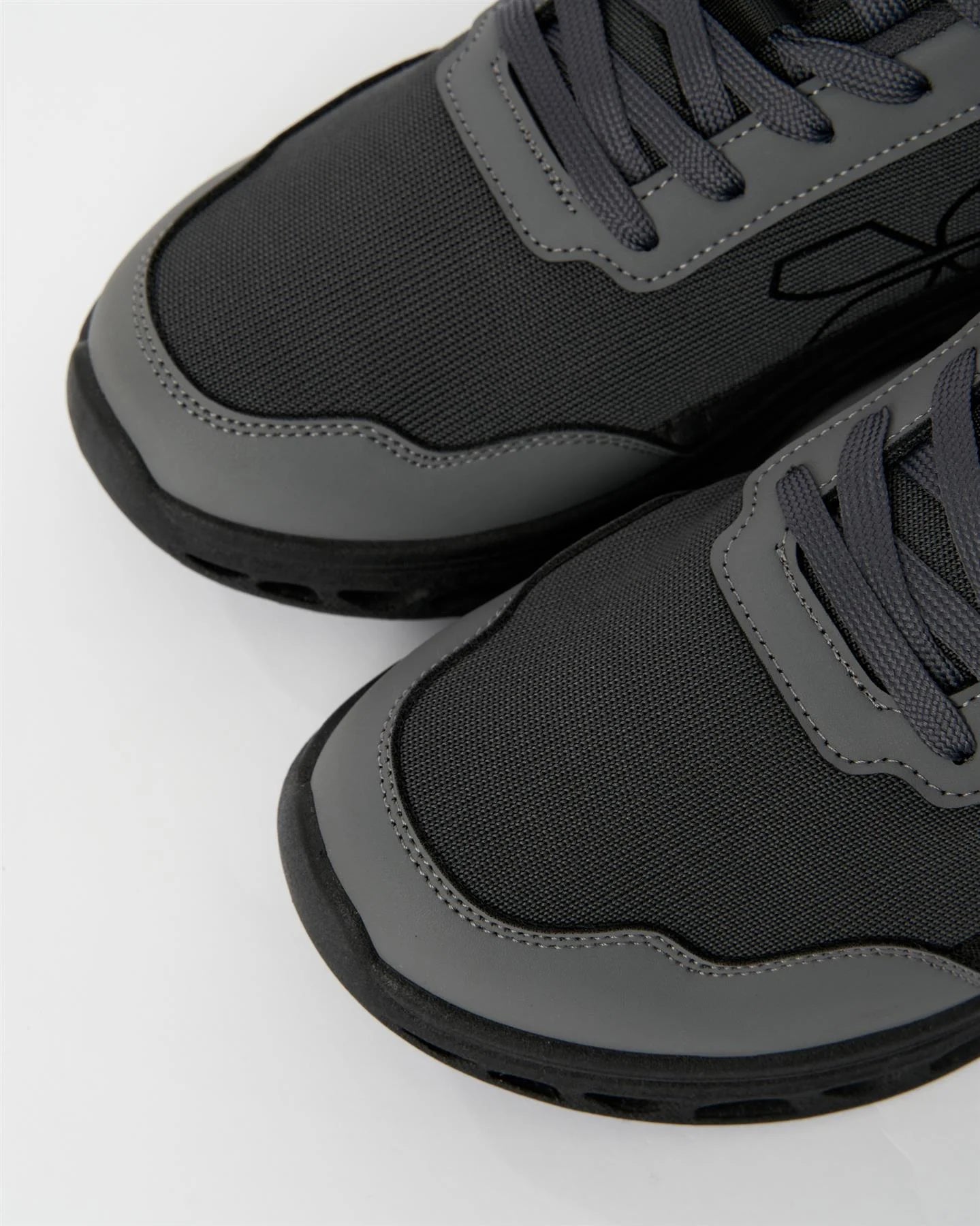 Crosshatch Jesmond Trainer