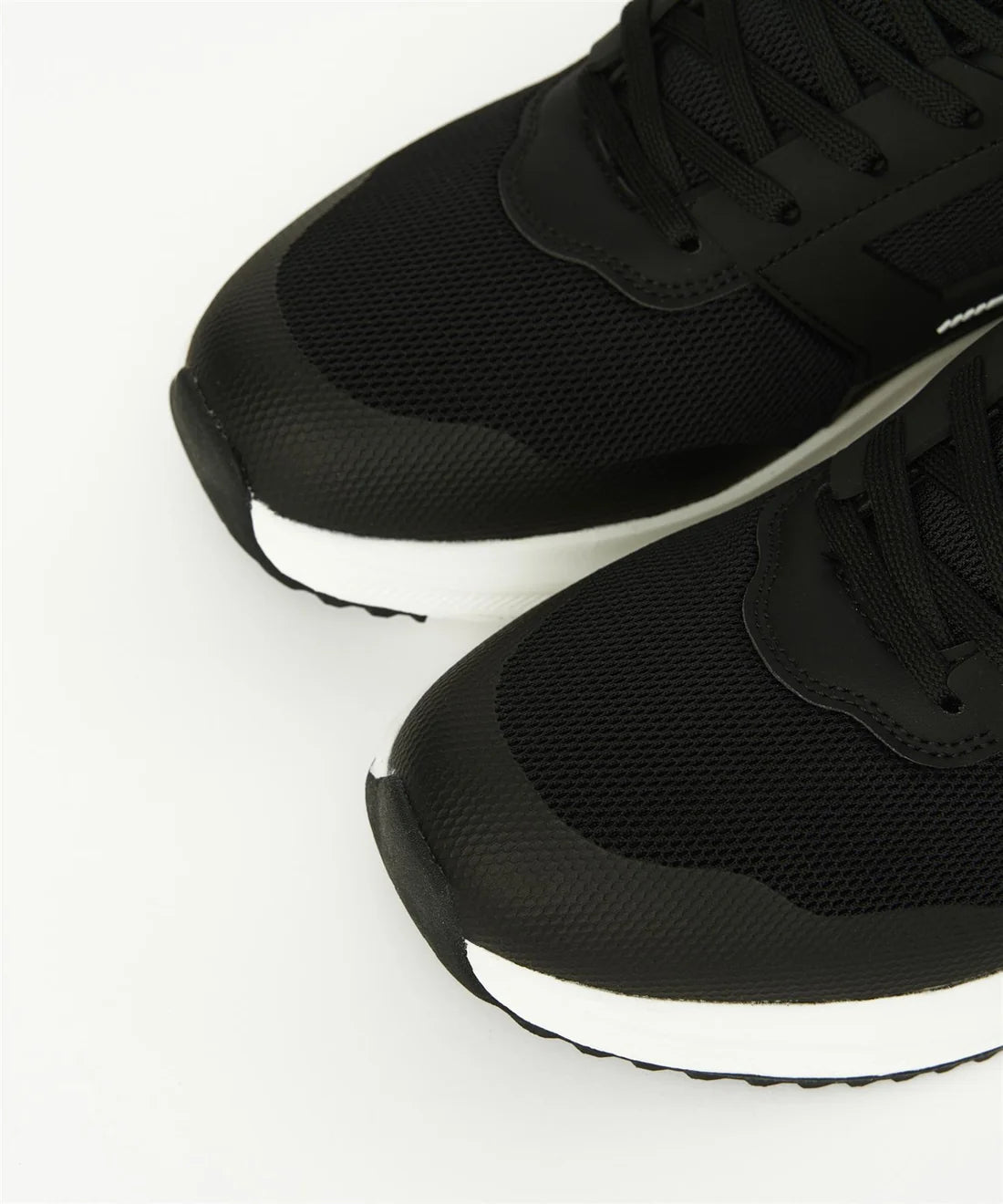 Crosshatch Holywell Trainers - Black