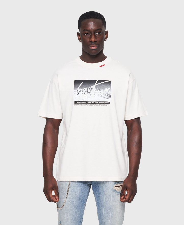 Cut out graphic tee hotsell
