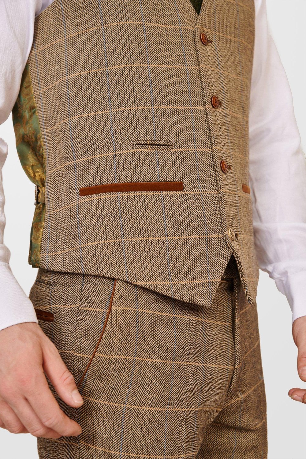Marc Darcy Dx7 Waistcoat Tan